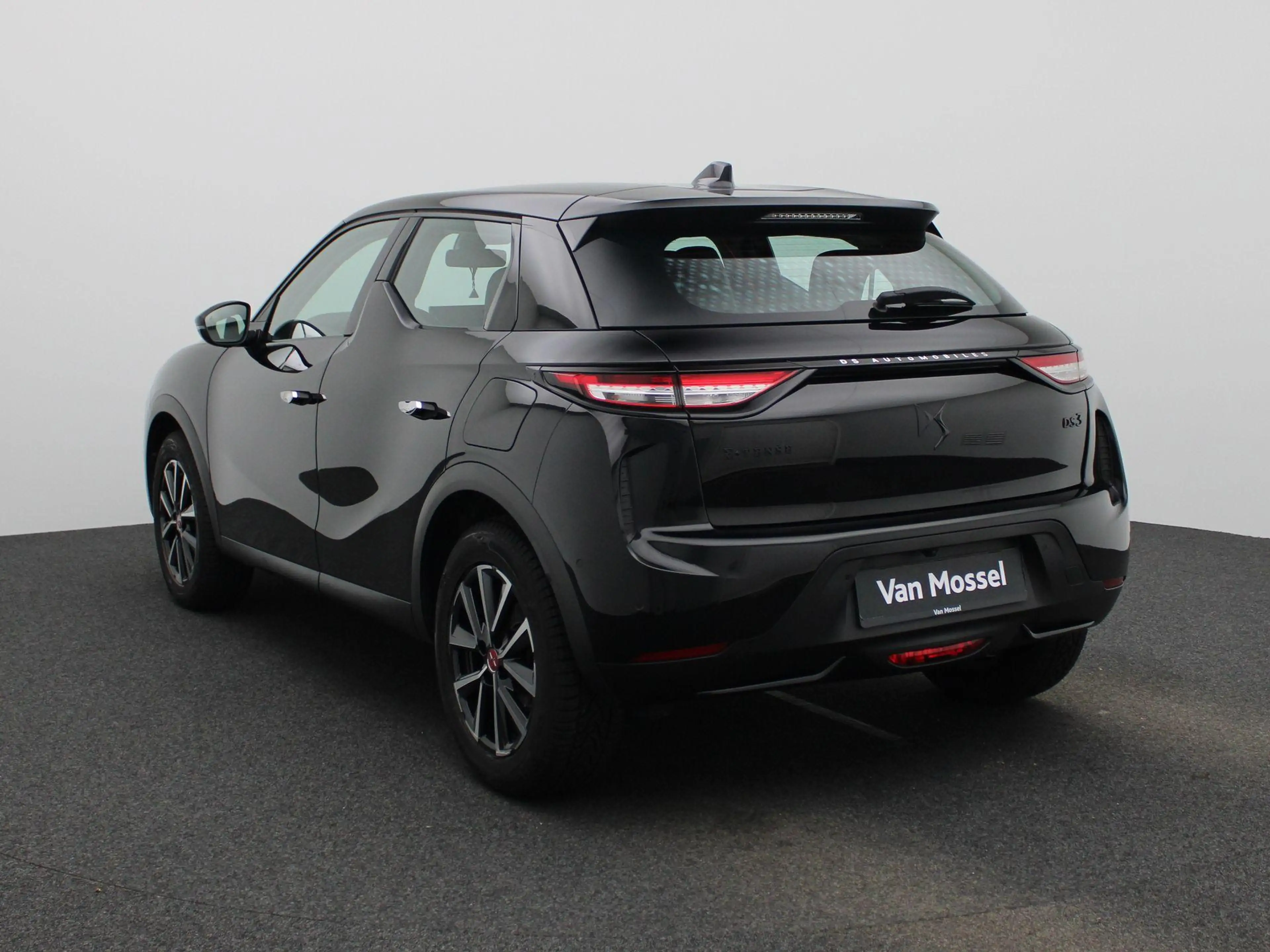 DS Automobiles DS 3 E-Tense PERFORMANCE Line | Parkeer camera | Apple — photo 2