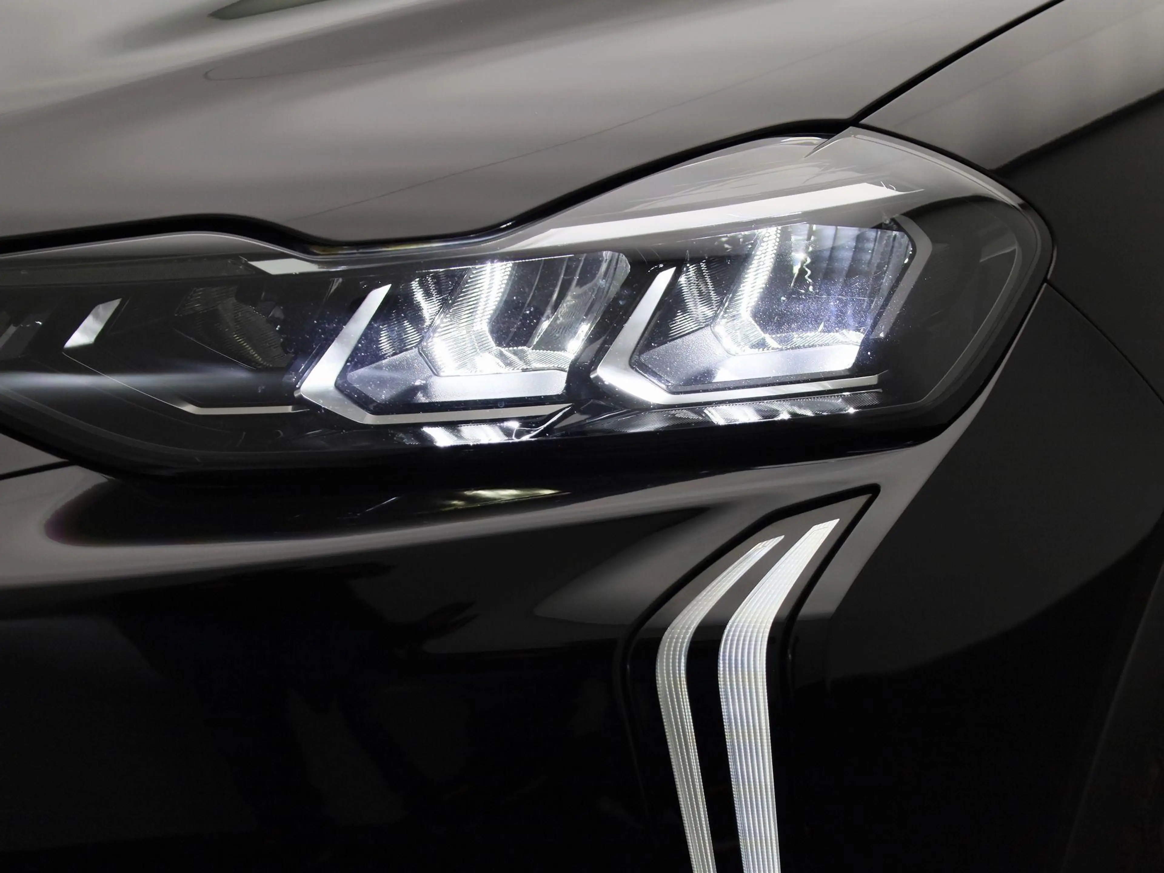 DS Automobiles DS 3 E-Tense PERFORMANCE Line | Parkeer camera | Apple — photo 13