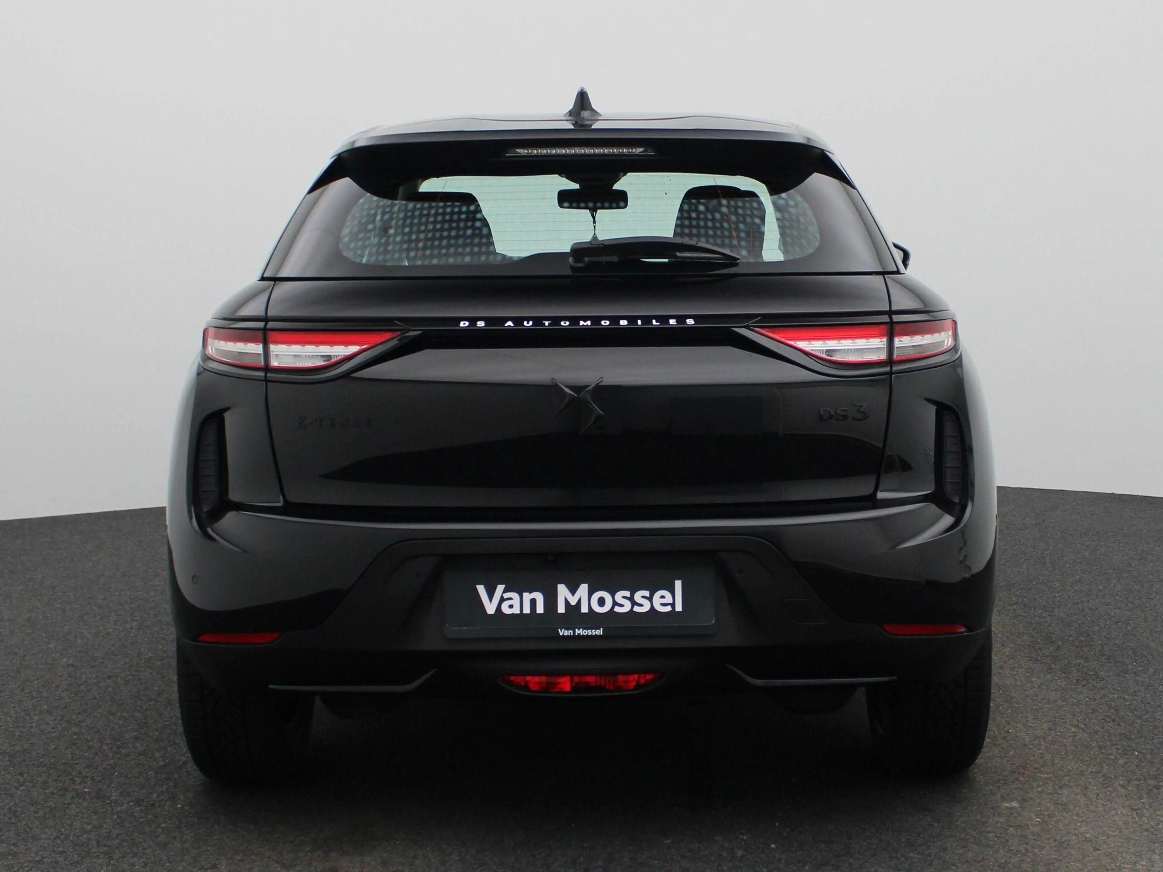 DS Automobiles DS 3 E-Tense PERFORMANCE Line | Parkeer camera | Apple — photo 5