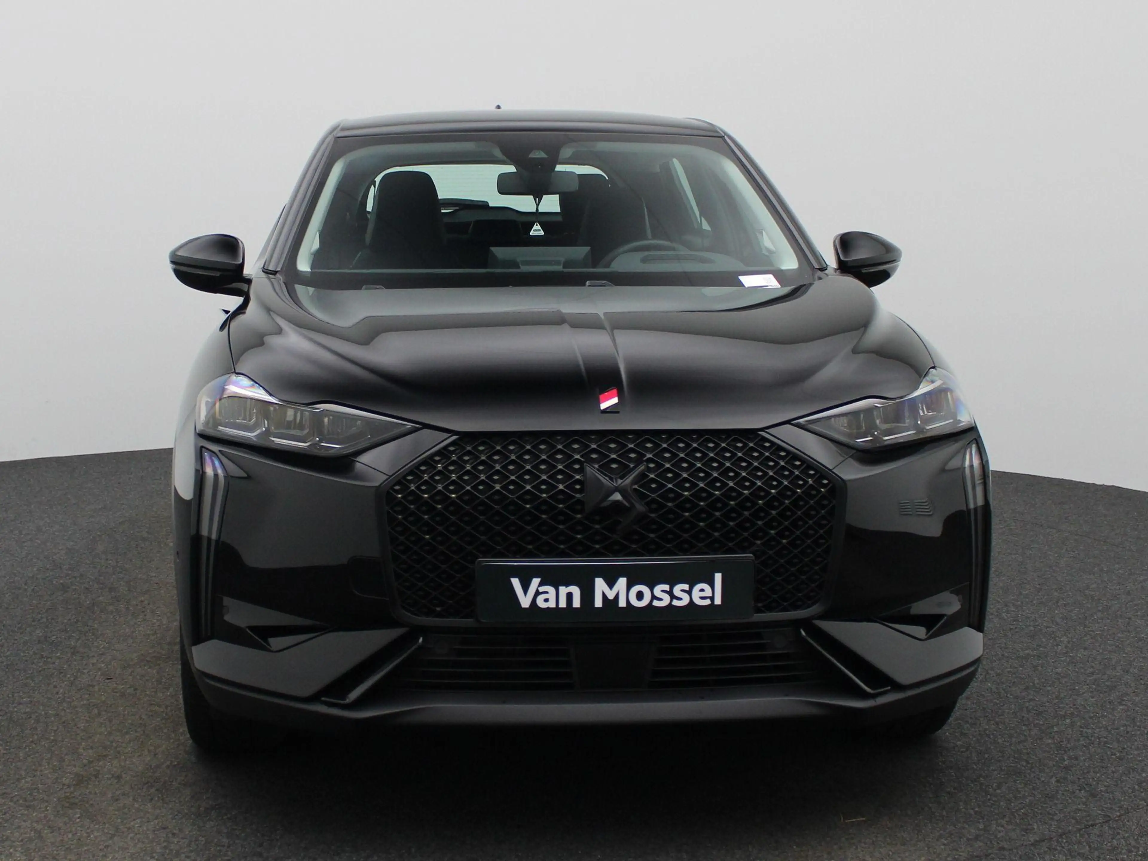 DS Automobiles DS 3 E-Tense PERFORMANCE Line | Parkeer camera | Apple — photo 3