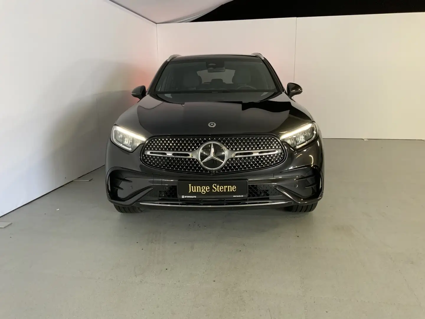 Mercedes-Benz GLC 200 GLC 200 4M AMG Pano AHK 19" WinterPak Totwinkel Grau - 2