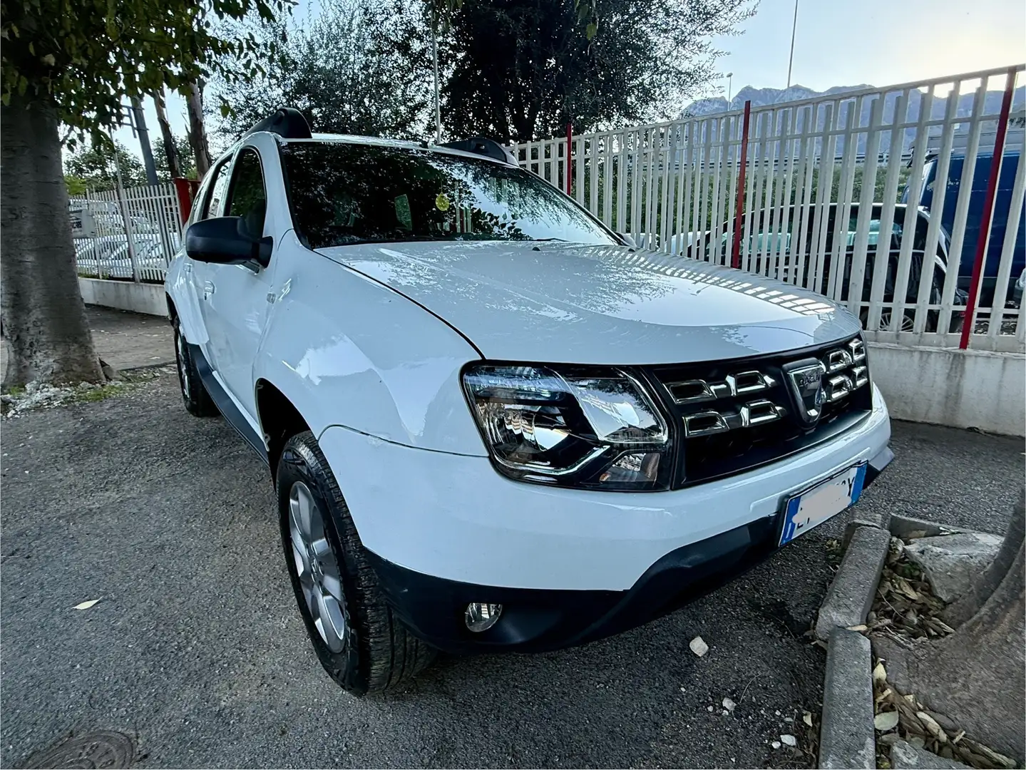 Dacia Duster Duster I 2014 1.6 Ambiance Gpl 4x2 105cv Blanc - 1