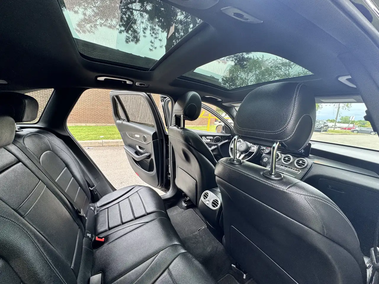 Mercedes-Benz GLC снимка Mercedes-Benz GLC