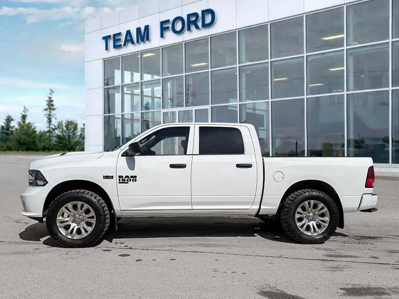 RAM 1500 снимка RAM 1500