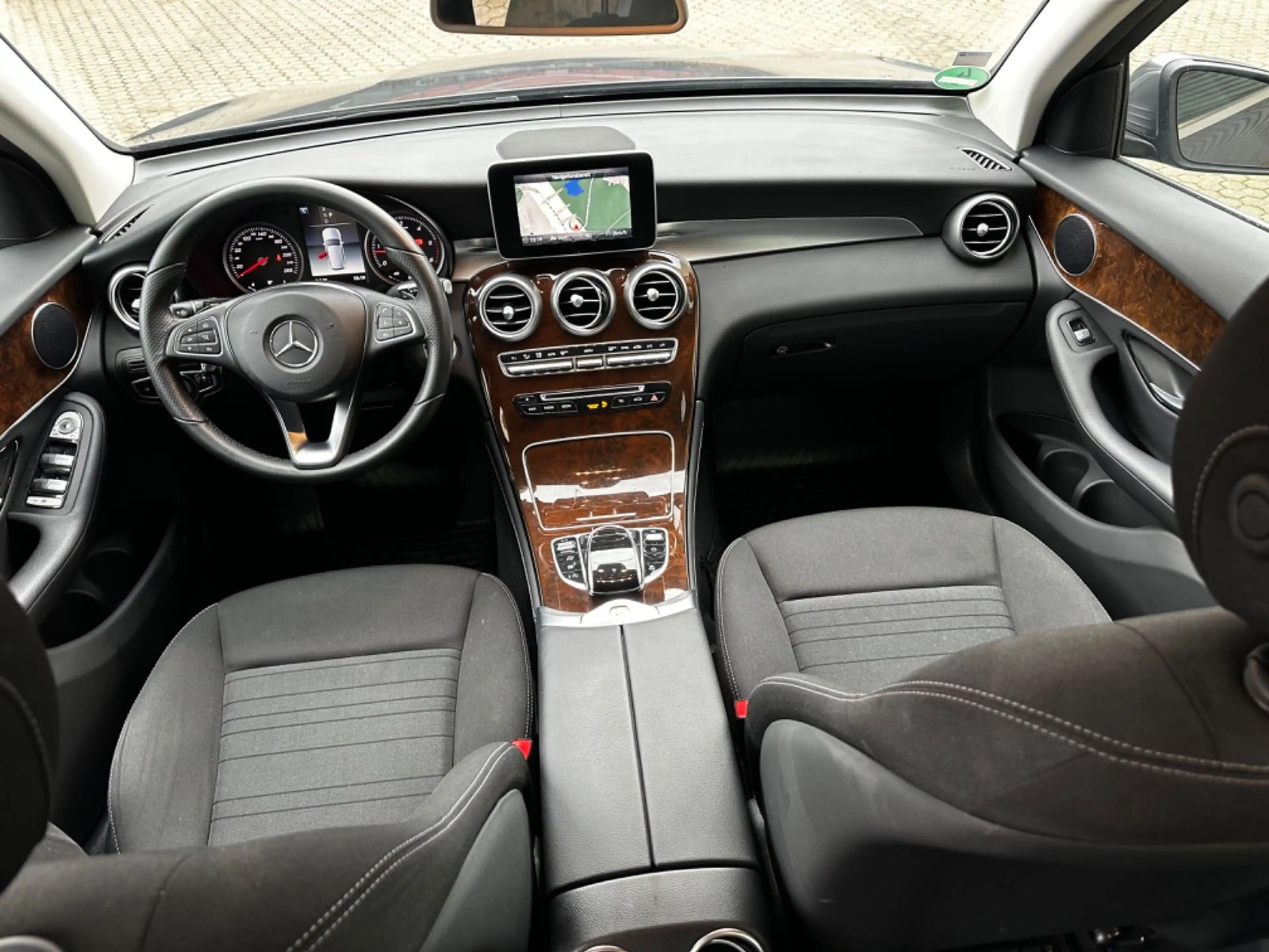 Mercedes-Benz GLC 220 d 4Matic*9G-Tron*Navi*R.Kam*45t km* — photo 7