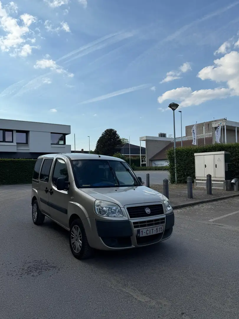 Fiat Doblo 1.4 8V Family met benzine/LPG Beige - 2