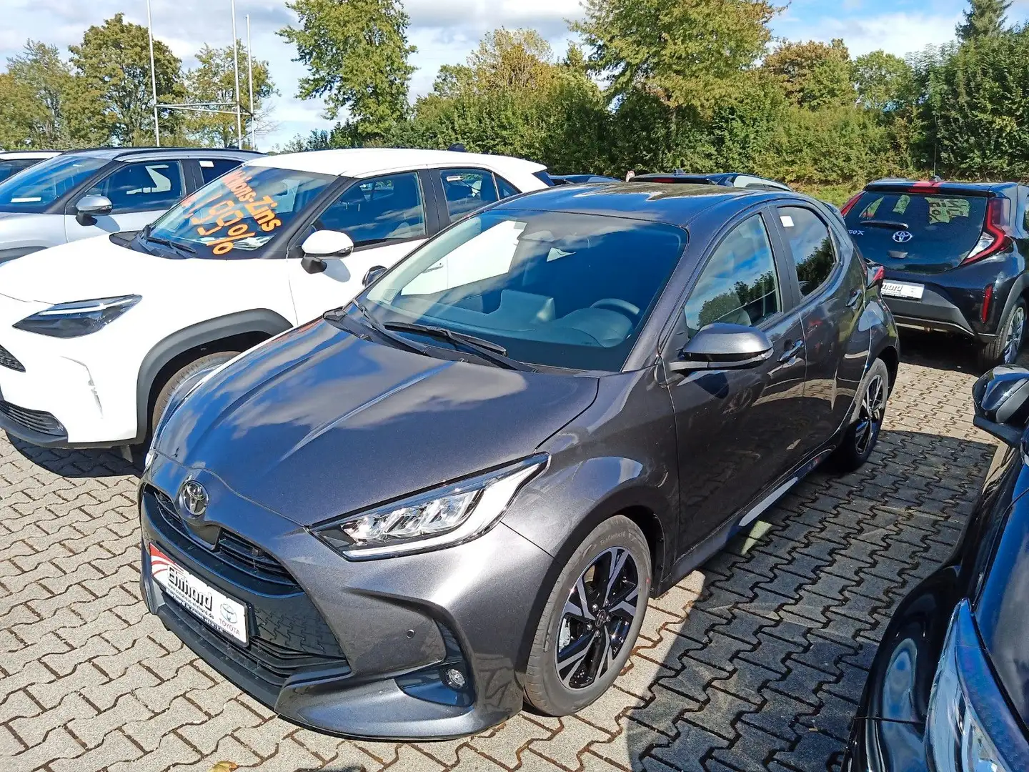 Toyota Yaris Hybrid Teamplayer 1,99% Finanzierung Gris - 1