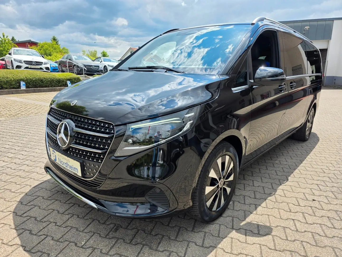 Mercedes-Benz V 300 d AVANTGARDE extralang 8-Sitzer/ Kamera Noir - 1