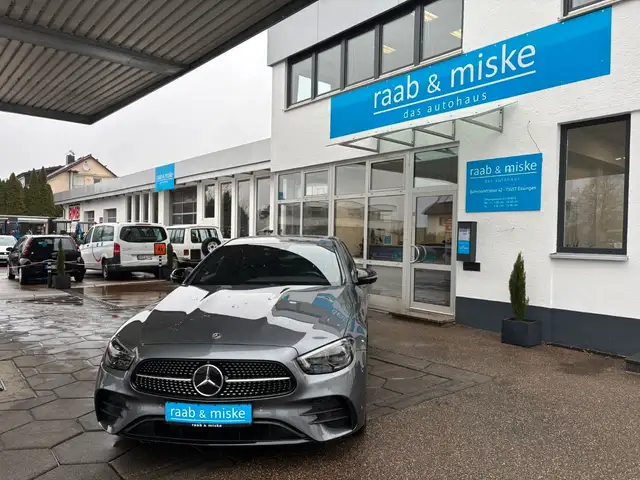 Mercedes-Benz E 300 AMG *Widescreen/Burmester/Night-Paket*