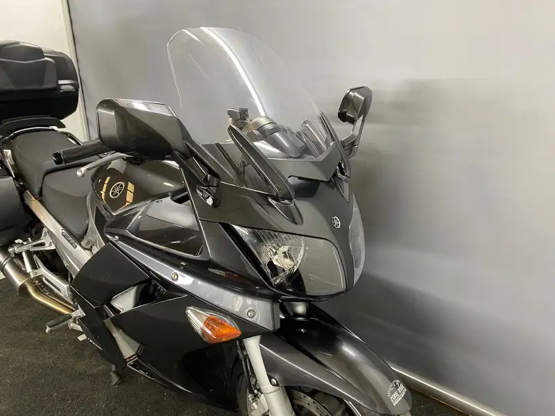 Yamaha FJR 1300 - foto 3