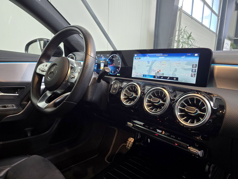Mercedes-Benz CLA 250 SB 4-Matic AMG *Pano*ACC*HuD*LED* — photo 2