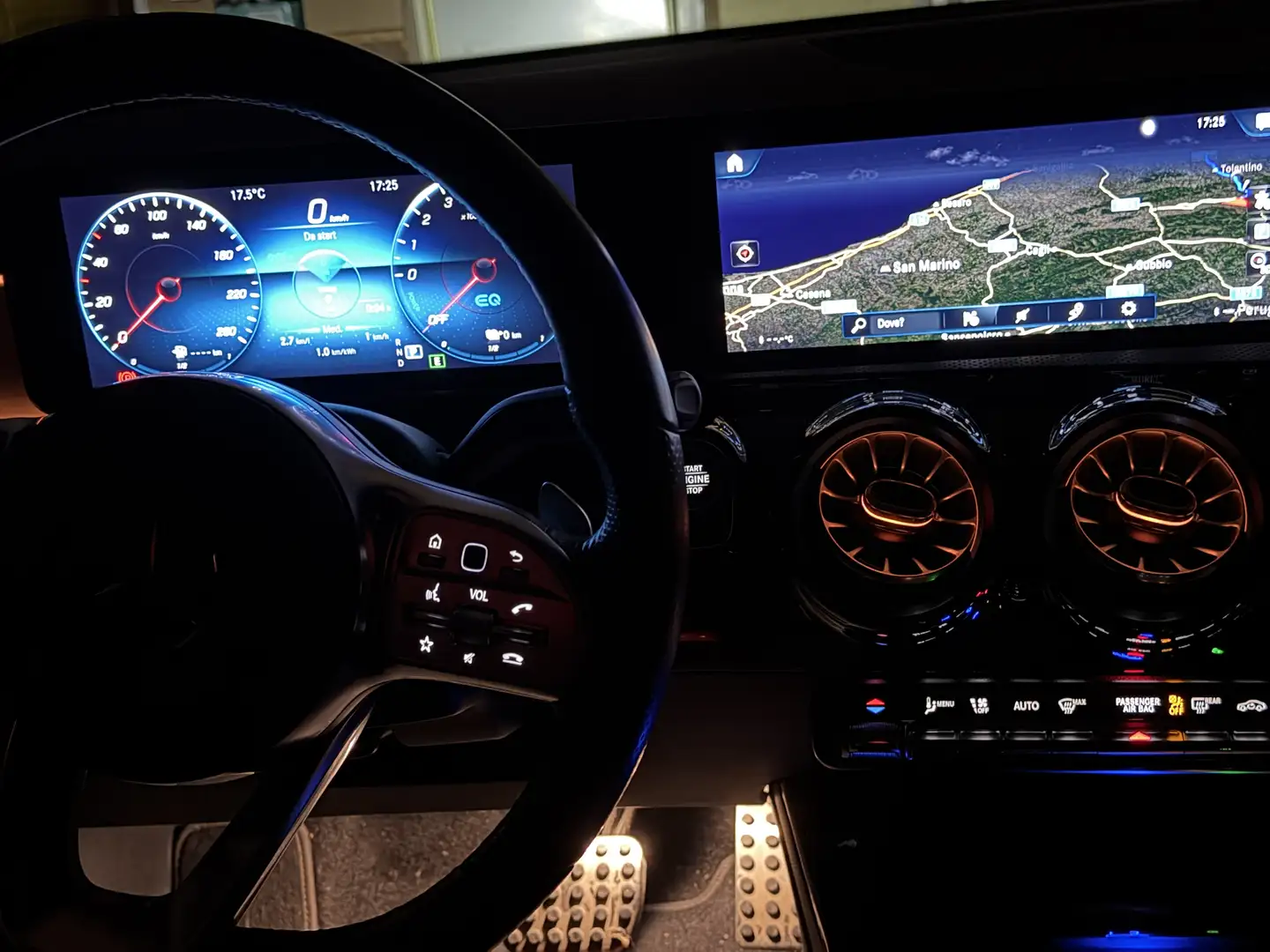 Mercedes-Benz CLA 250 Shooting Brake e phev (eq-power) PREMIUM AMG LINE - 1