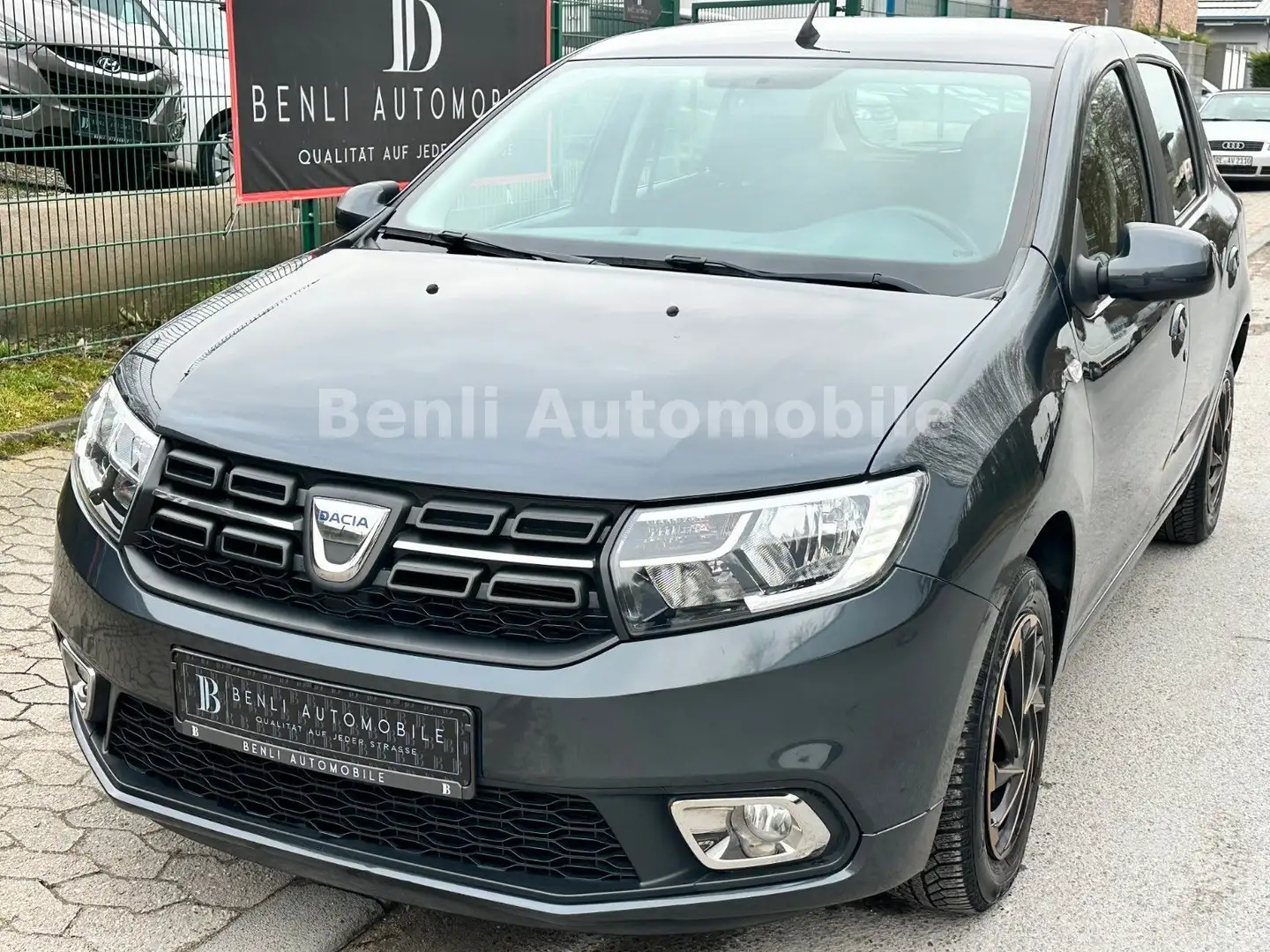 Dacia Sandero II Comfort/KLIMA/NAVI/TMP/DAB/KAMERA/TÜV Grijs - 1