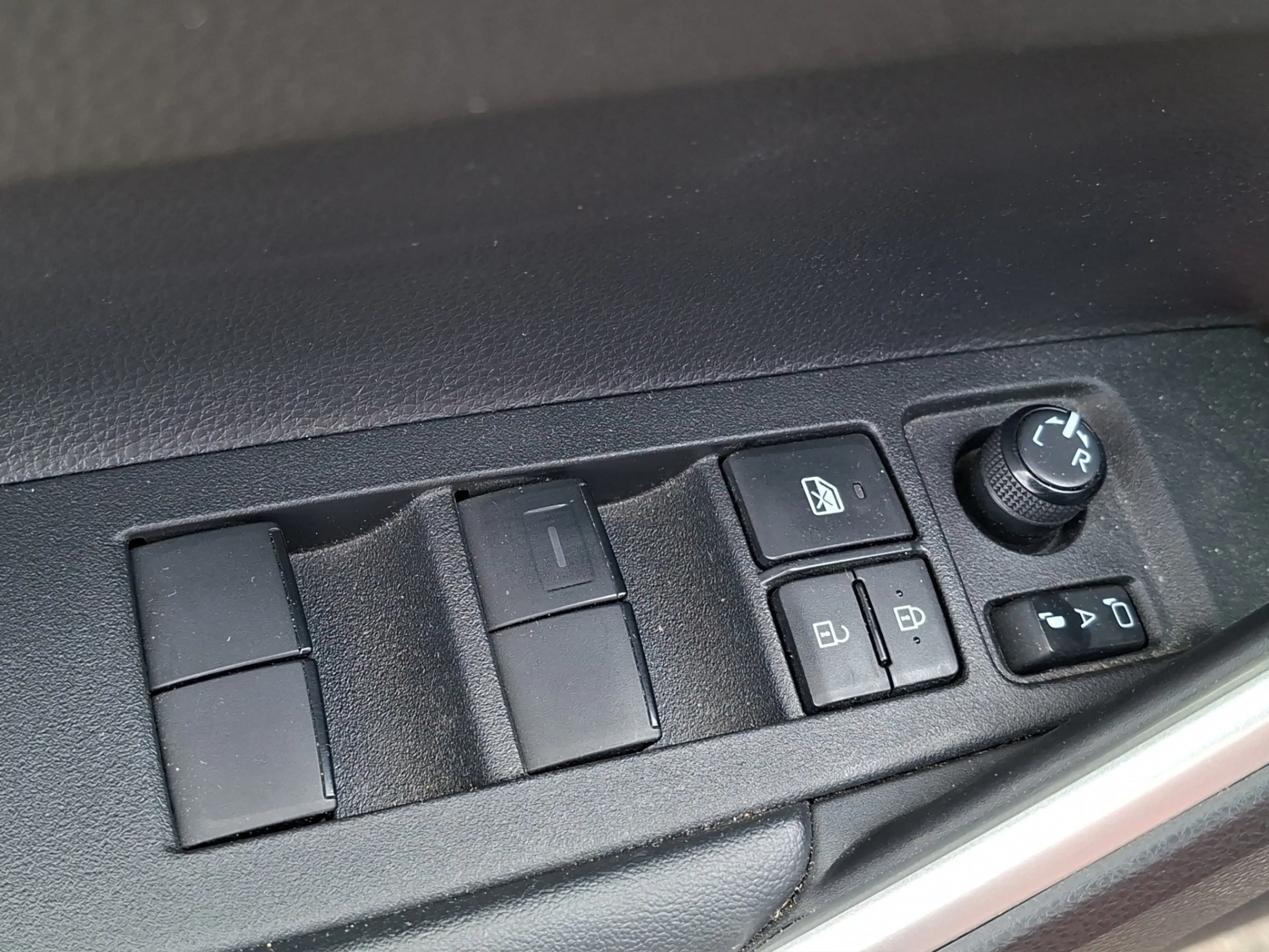 Toyota Corolla Cross 2.0 High Power Hybrid First Edition | Dealer onder — photo 14