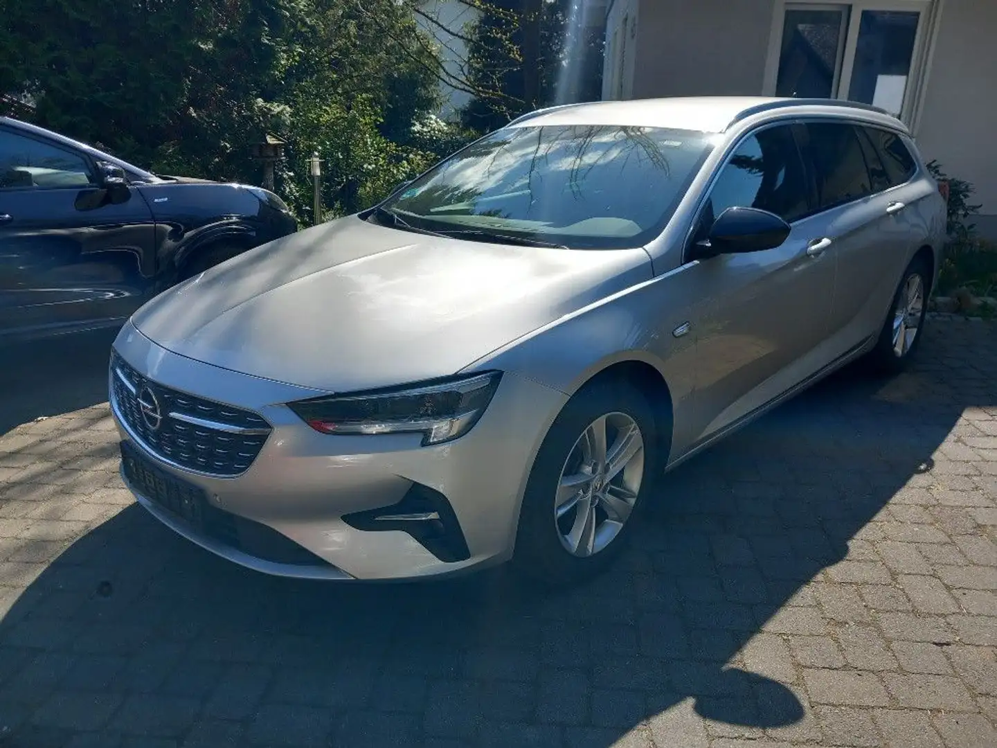 Opel Insignia B Sports Tourer 2.0 Diesel Elegance AHK Silber - 1