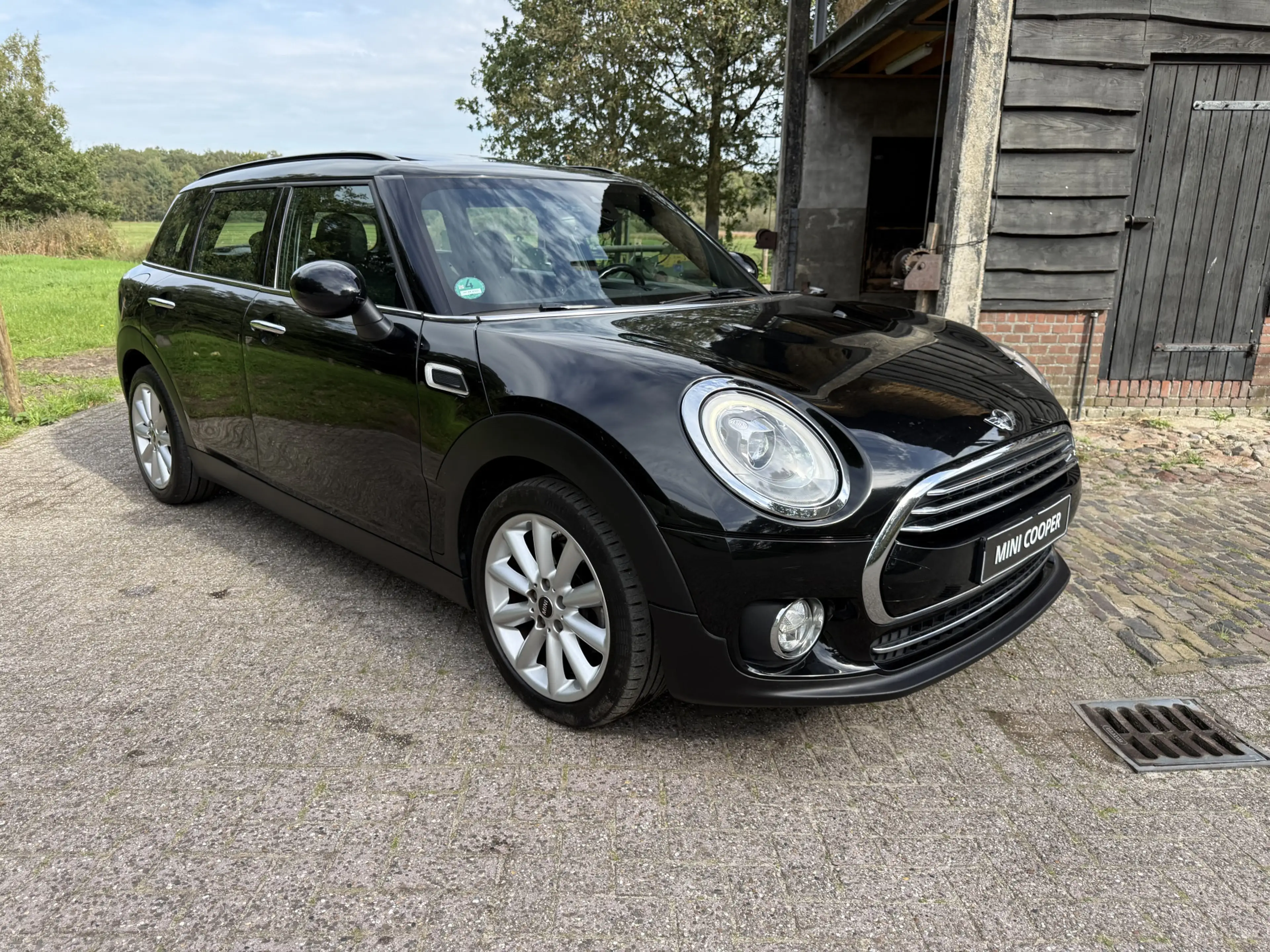 MINI Cooper Clubman 1.5 Chili. Panoramadak,LED, Navi ! Zeer mooi !!