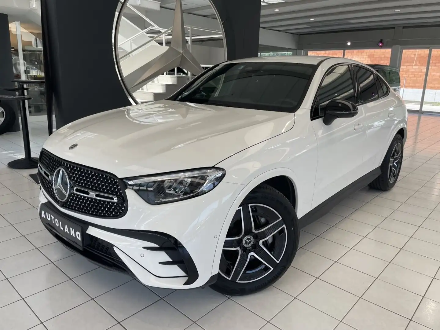 Mercedes-Benz GLC 220 d 4MATIC Coupe AMG LINE Blanc - 2