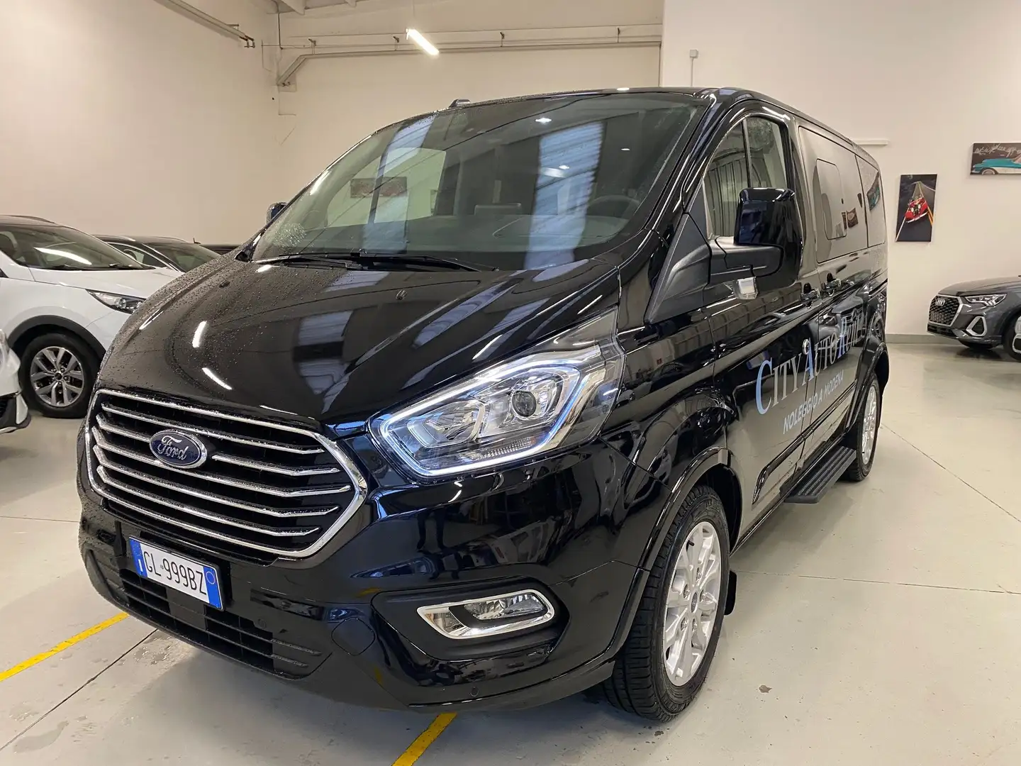 Ford Tourneo Connect 2.0 EcoBlue 122 CV 8 Posti NOLEGGIO Czarny - 1