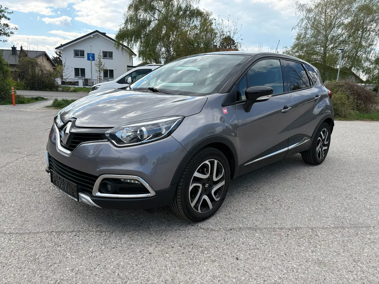 Renault Captur Helly Hanson TCe 120 EDC Aut. Grau - 1
