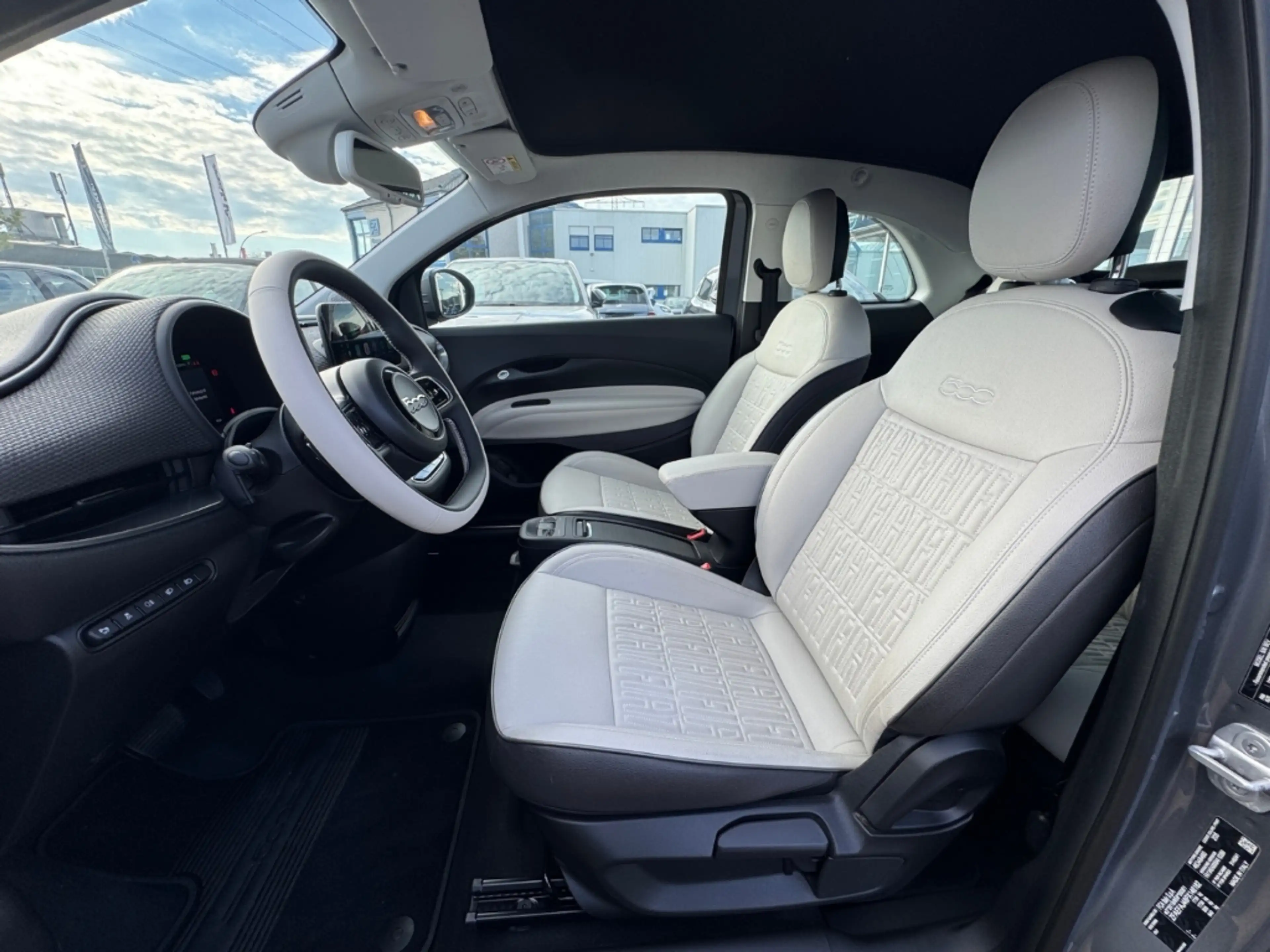 Fiat 500e La Prima By Bocelli+NAVI+JBL+LEDER+ACC+KAMERA — photo 11