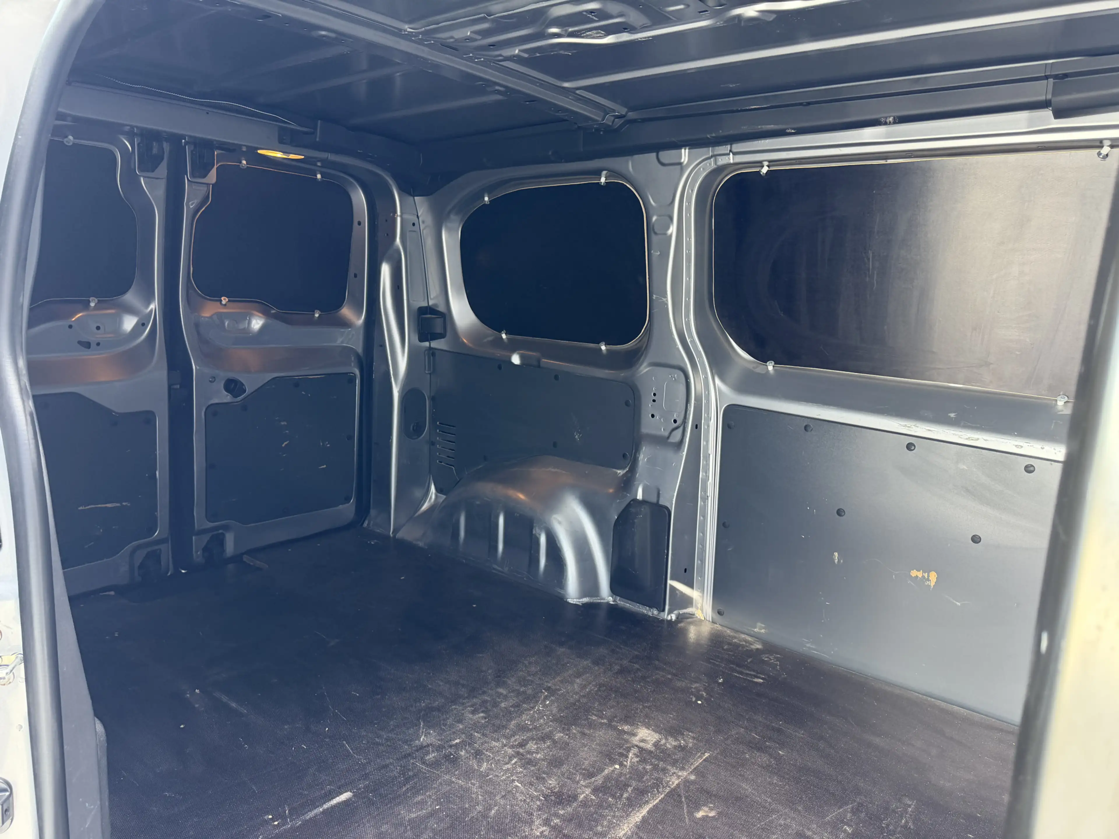 Opel Vivaro 2.0 Diesel 145 PK L2 | Camera | Trekhaak | Apple C — photo 11