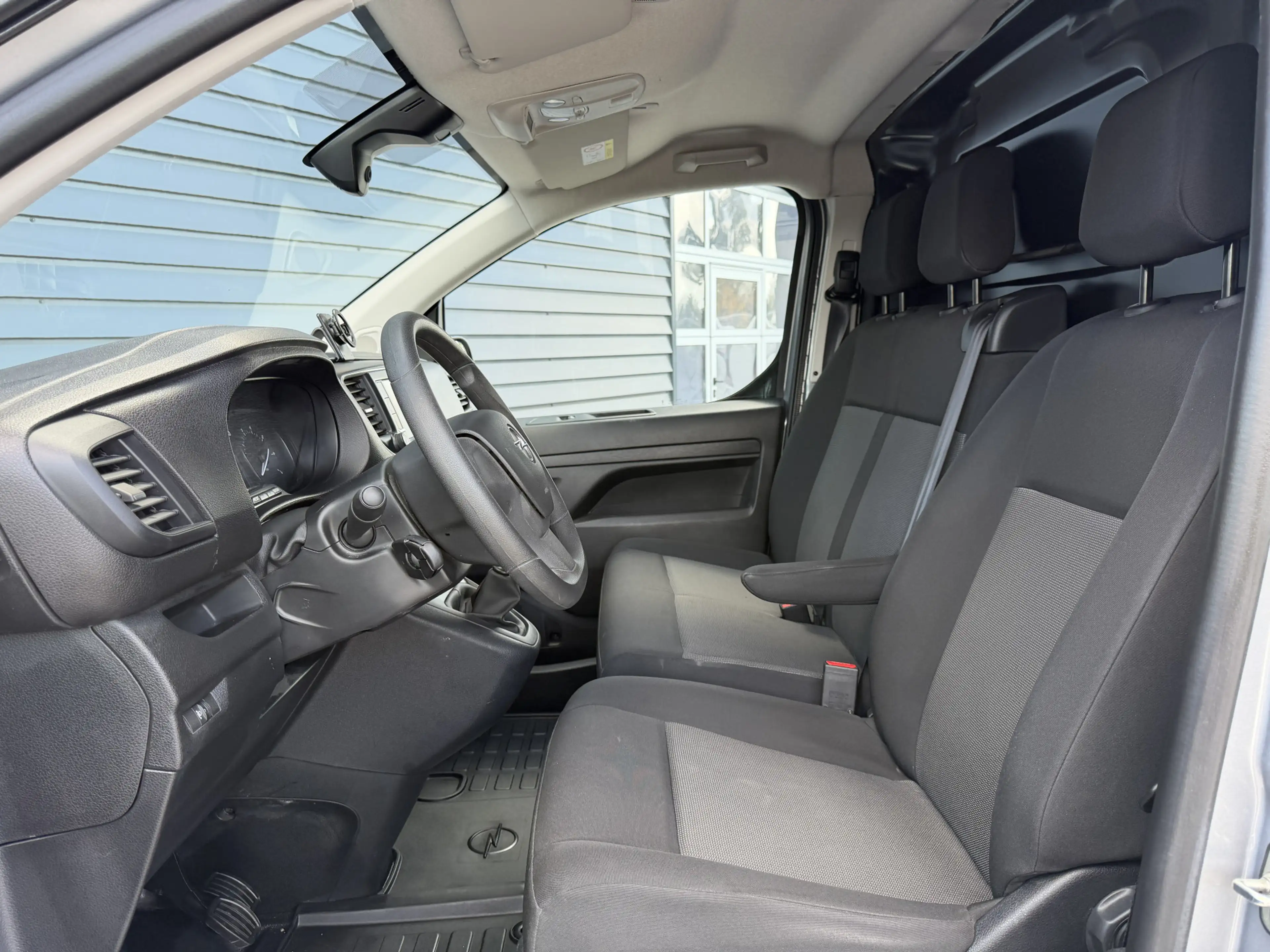Opel Vivaro 2.0 Diesel 145 PK L2 | Camera | Trekhaak | Apple C — photo 8