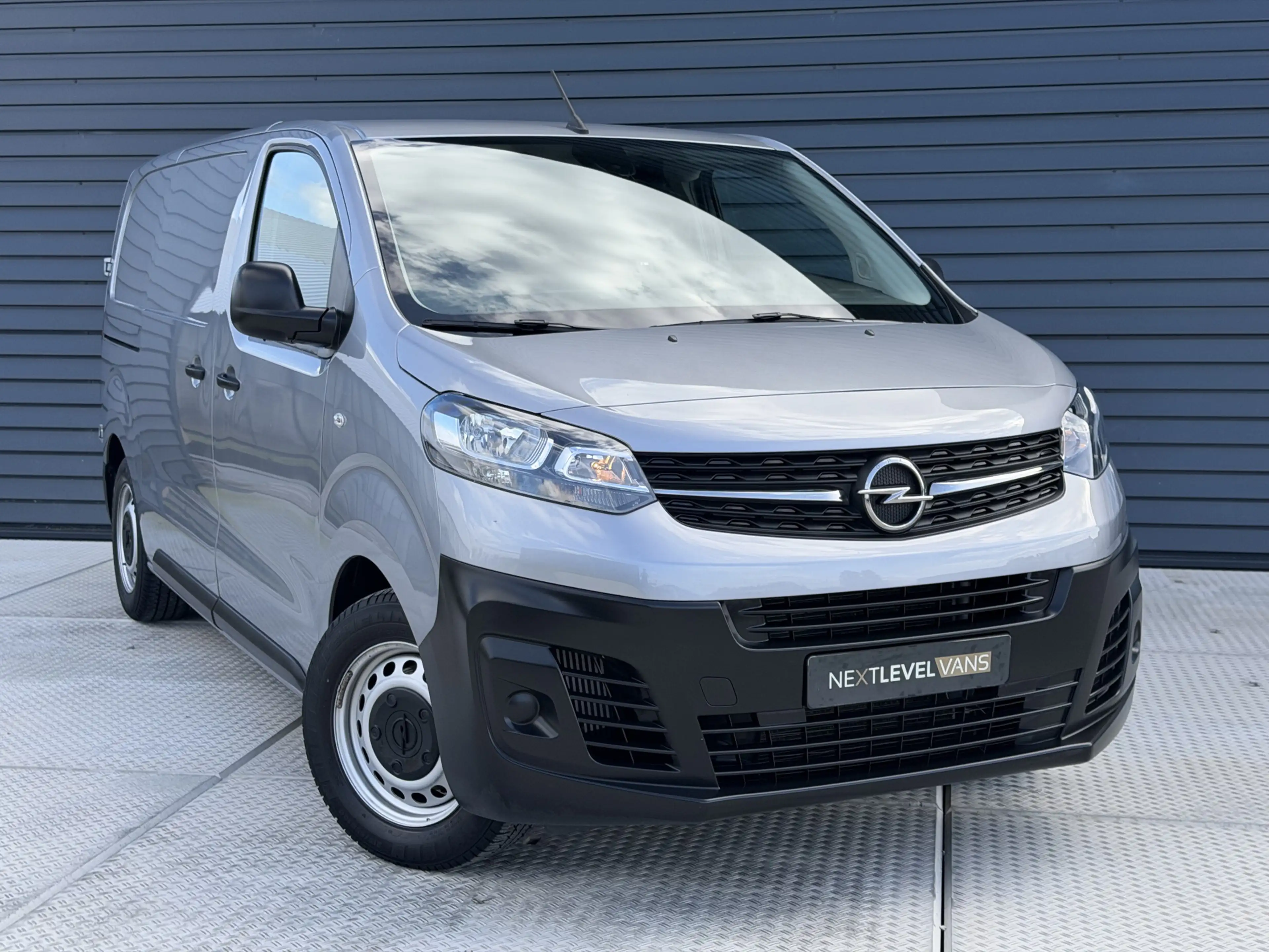 Opel Vivaro 2.0 Diesel 145 PK L2 | Camera | Trekhaak | Apple C — photo 3