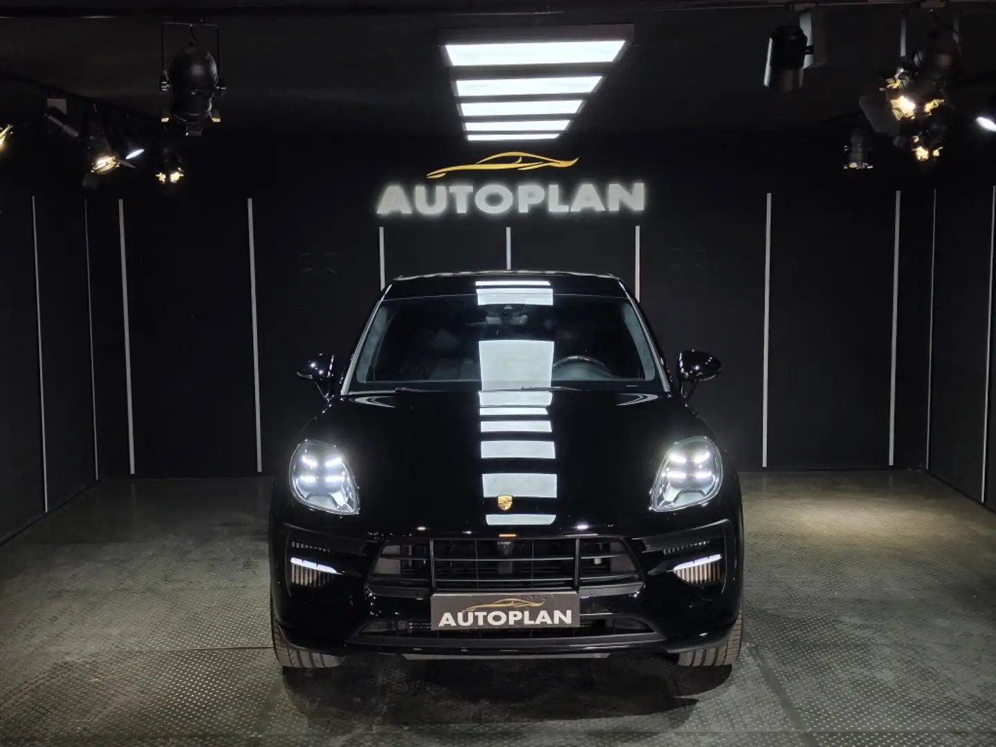 Porsche Macan GTS Aut. Schwarz - 2