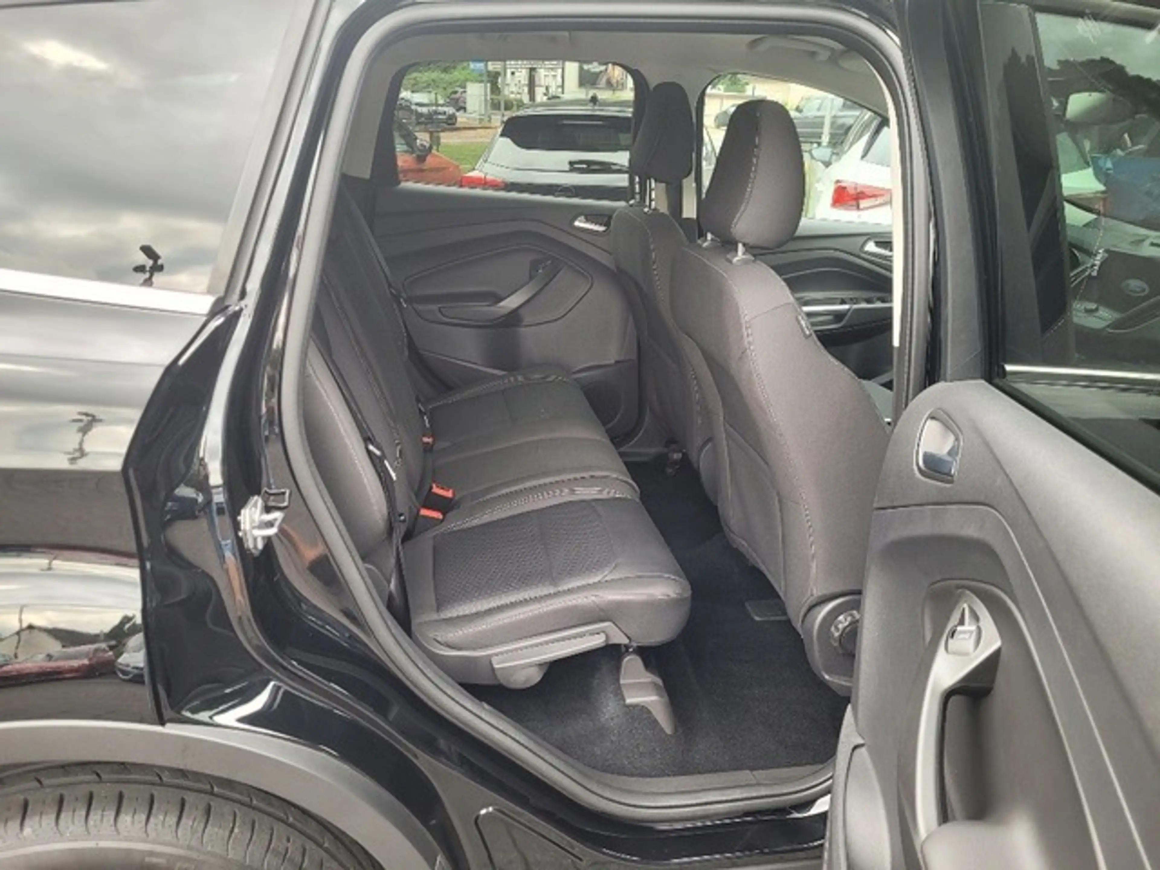 Ford Kuga COOL&CONNECT — photo 11