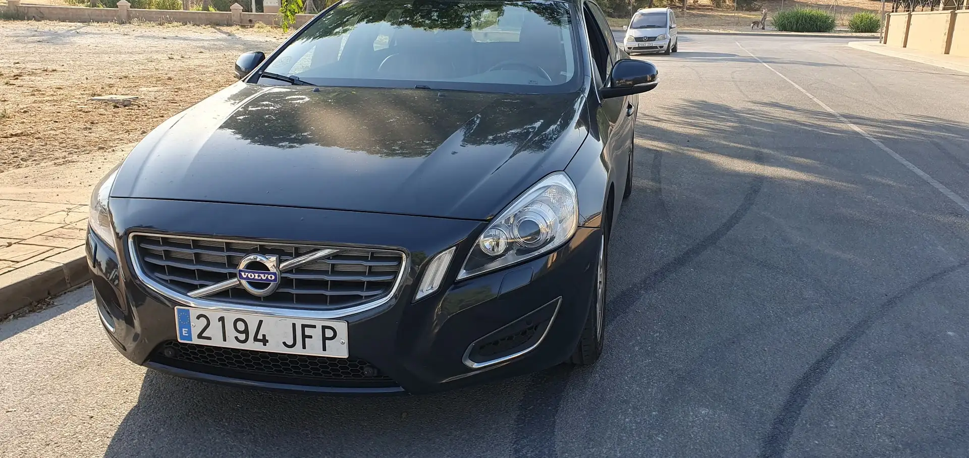 Volvo V60 D2 Summum - 1