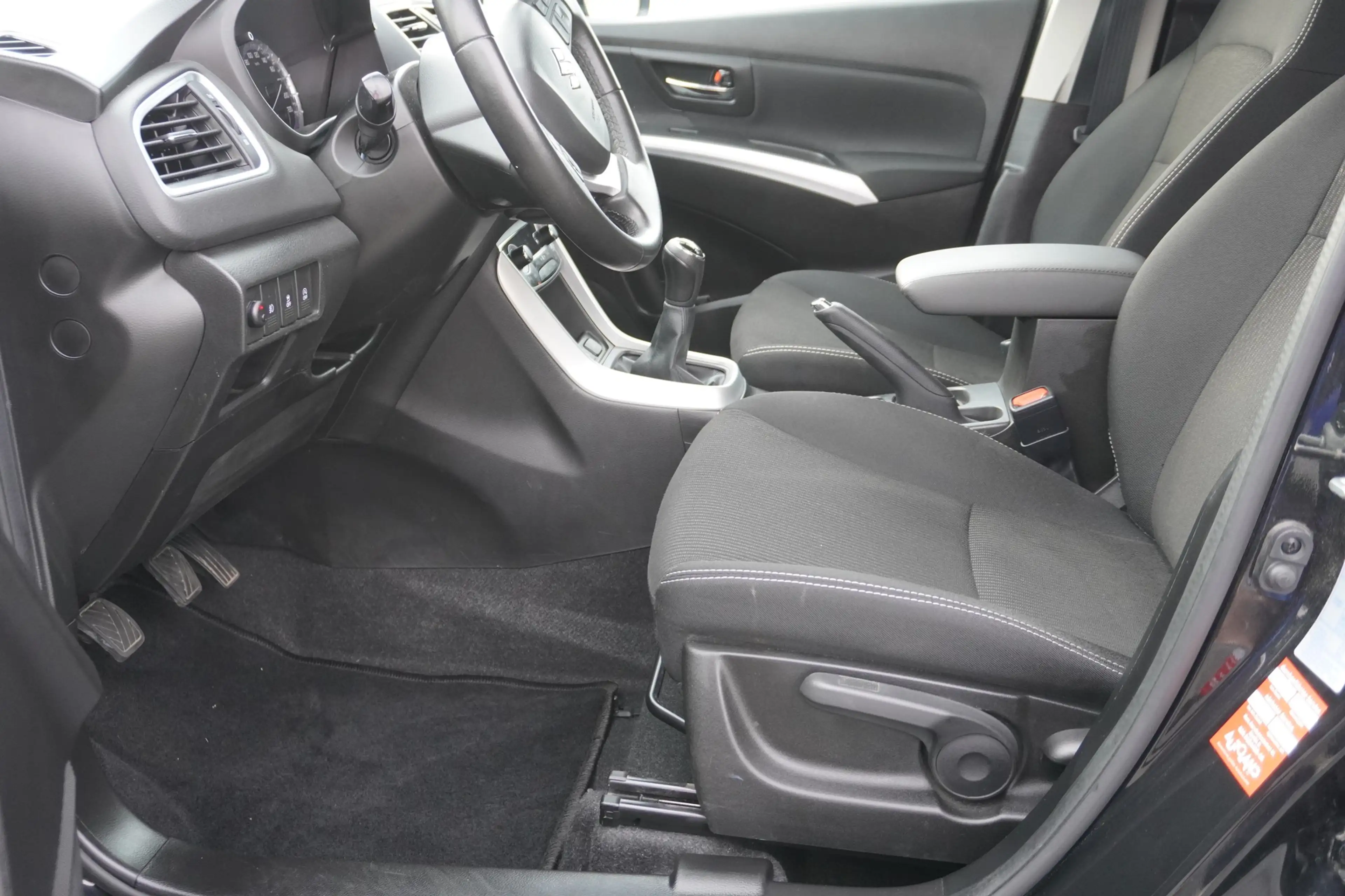 Suzuki SX4 S-Cross 1.0 Comfort LED Navi Sitzheizung DAB — photo 9