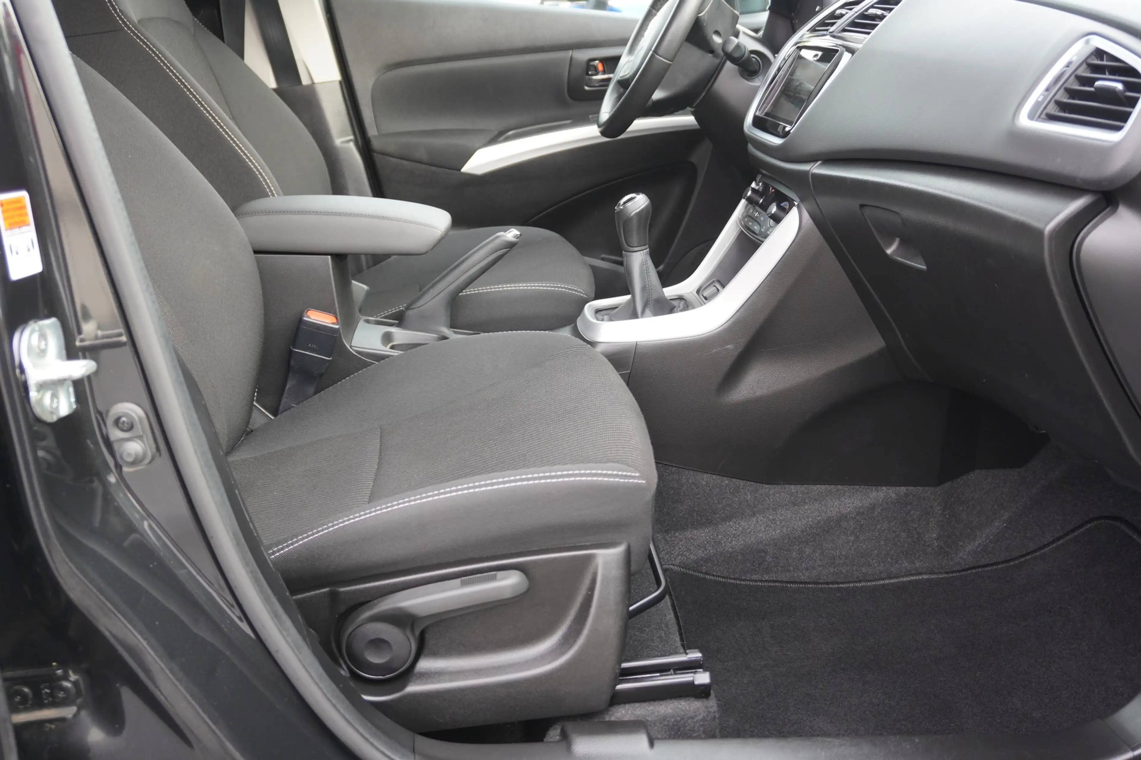 Suzuki SX4 S-Cross 1.0 Comfort LED Navi Sitzheizung DAB — photo 12