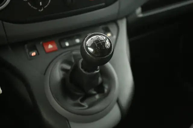 Peugeot Partner view 17
