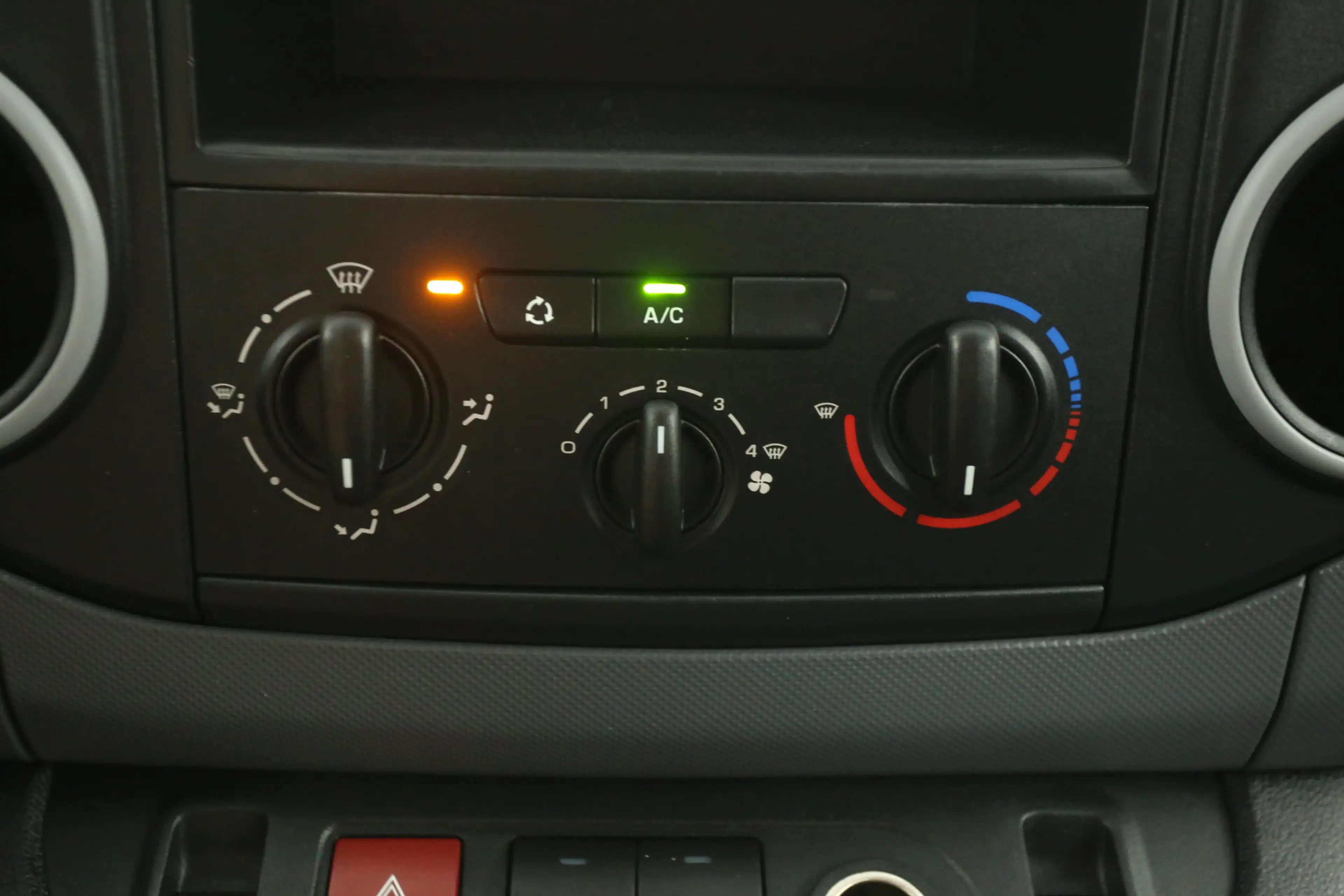 Peugeot Partner 1.6 HDI L2 | Marge | Airco | Trekhaak | Parkeersen — photo 14