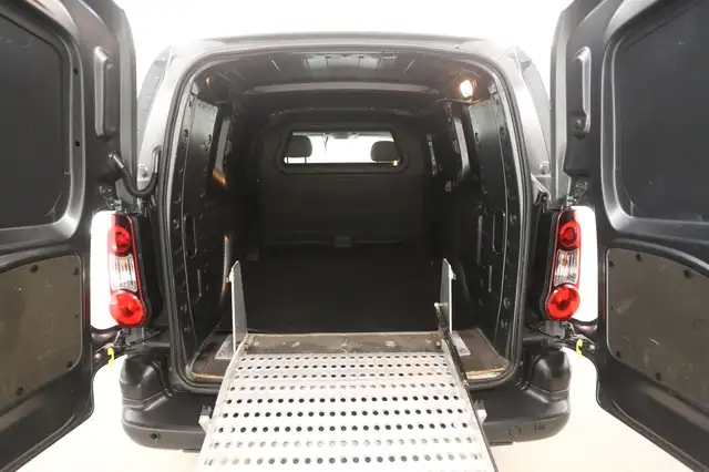 Peugeot Partner view 3