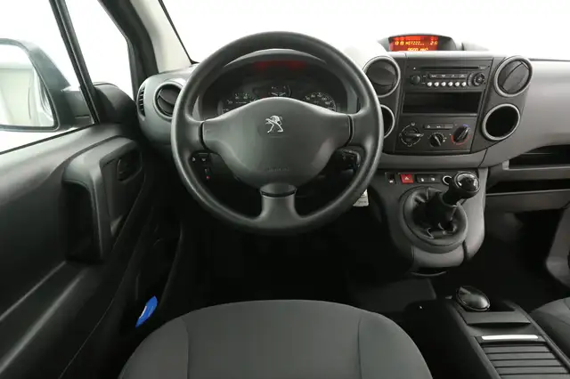 Peugeot Partner view 2