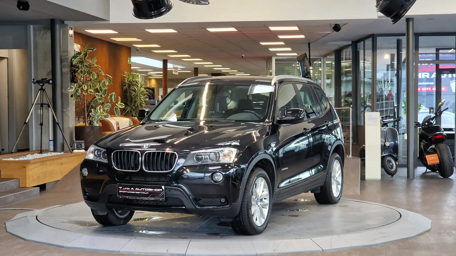 BMW X3 20d xDrive F25 Aut. *Navi*Leder*18Zoll*PDC* Schwarz - 1