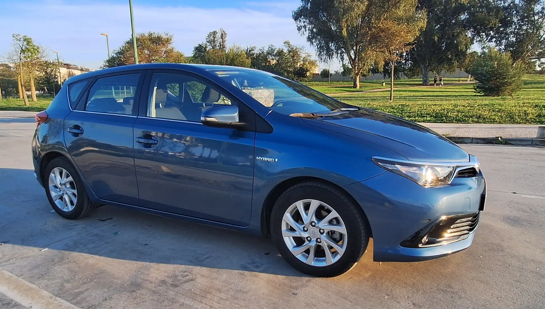 Toyota Auris Auris hybrid 140H active. Pack senso. 5p Azul - 2
