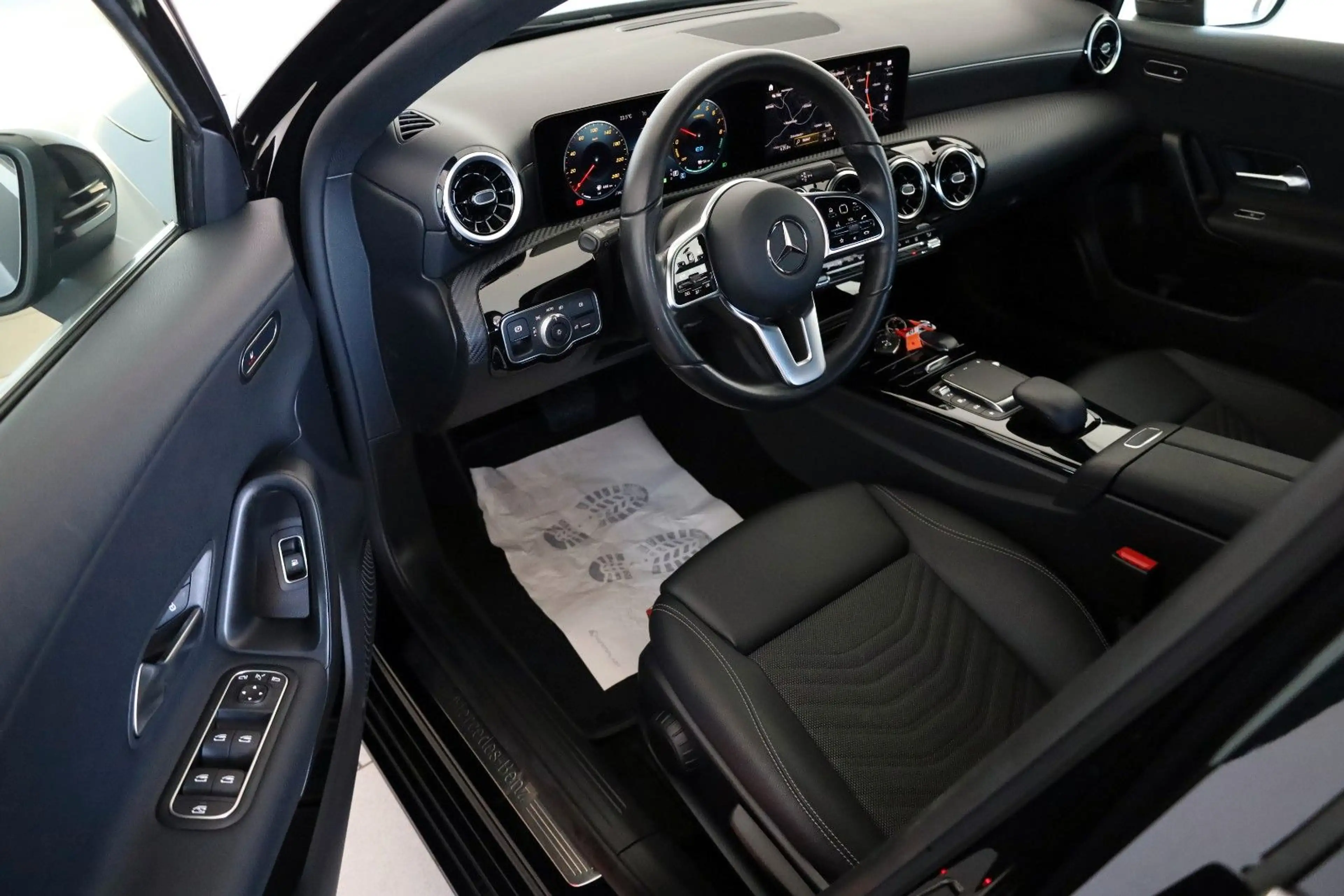 Mercedes-Benz A 250 e Style Limo., T.Leder, Navi, LED, Kamera — photo 9
