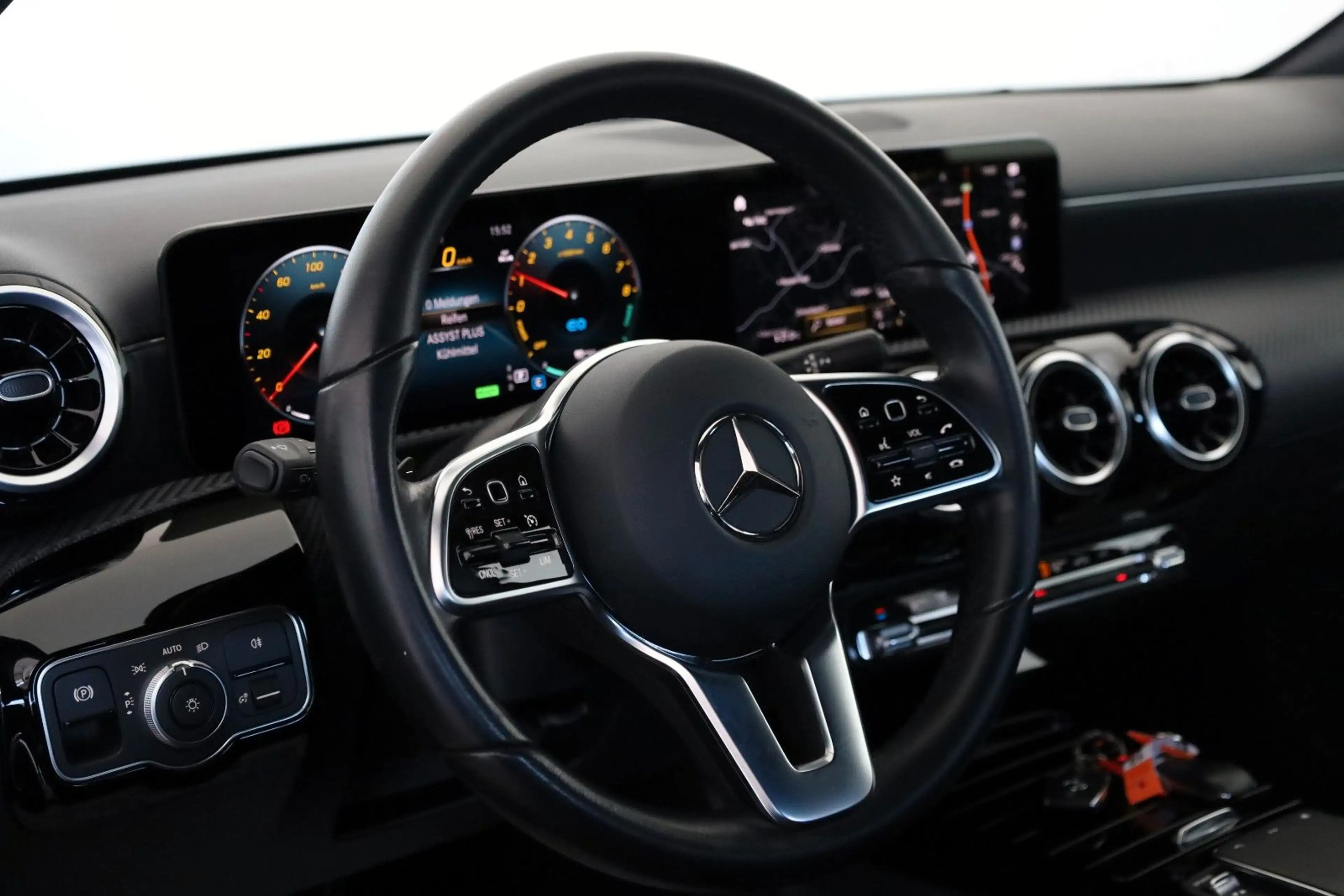 Mercedes-Benz A 250 e Style Limo., T.Leder, Navi, LED, Kamera — photo 15