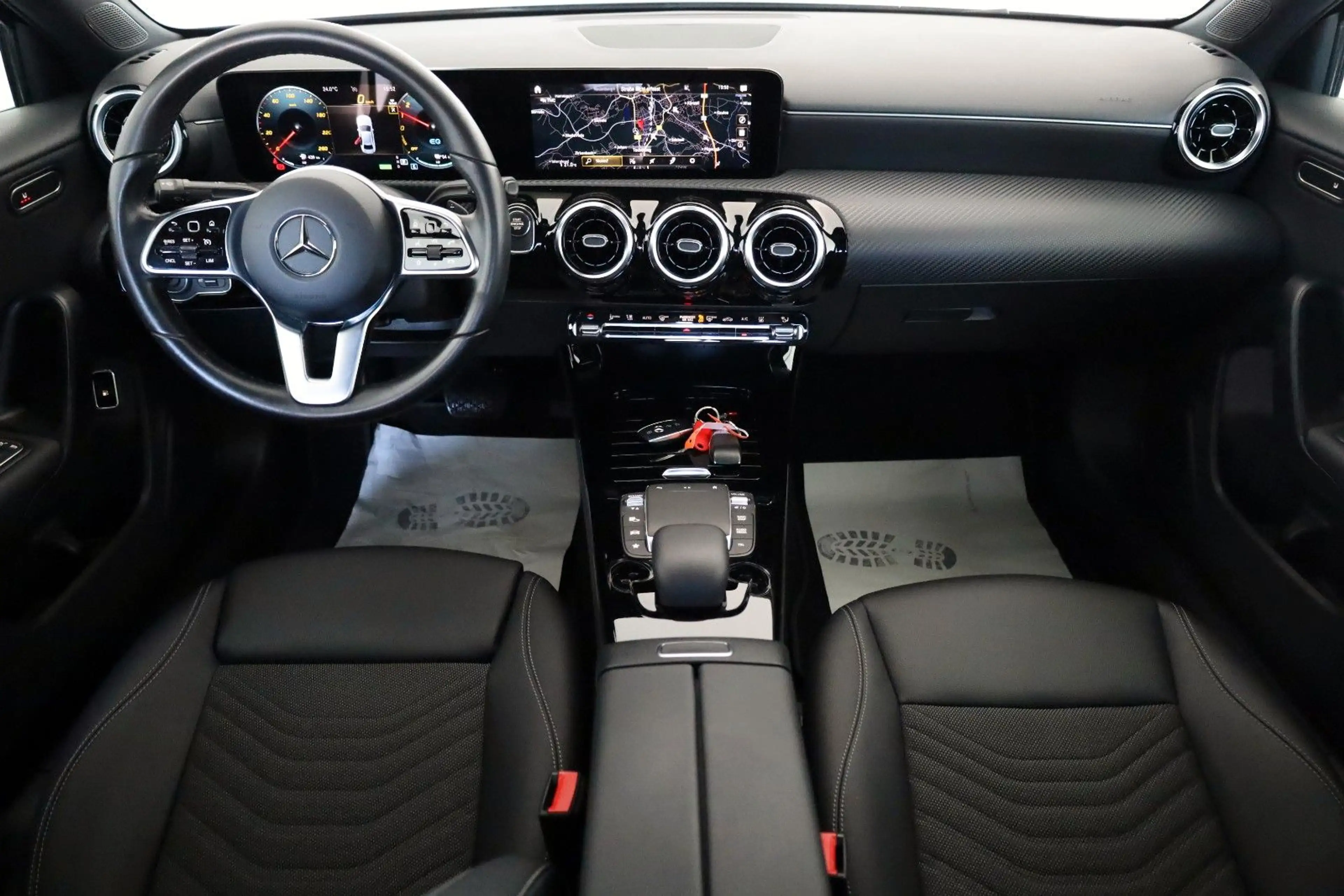 Mercedes-Benz A 250 e Style Limo., T.Leder, Navi, LED, Kamera — photo 4