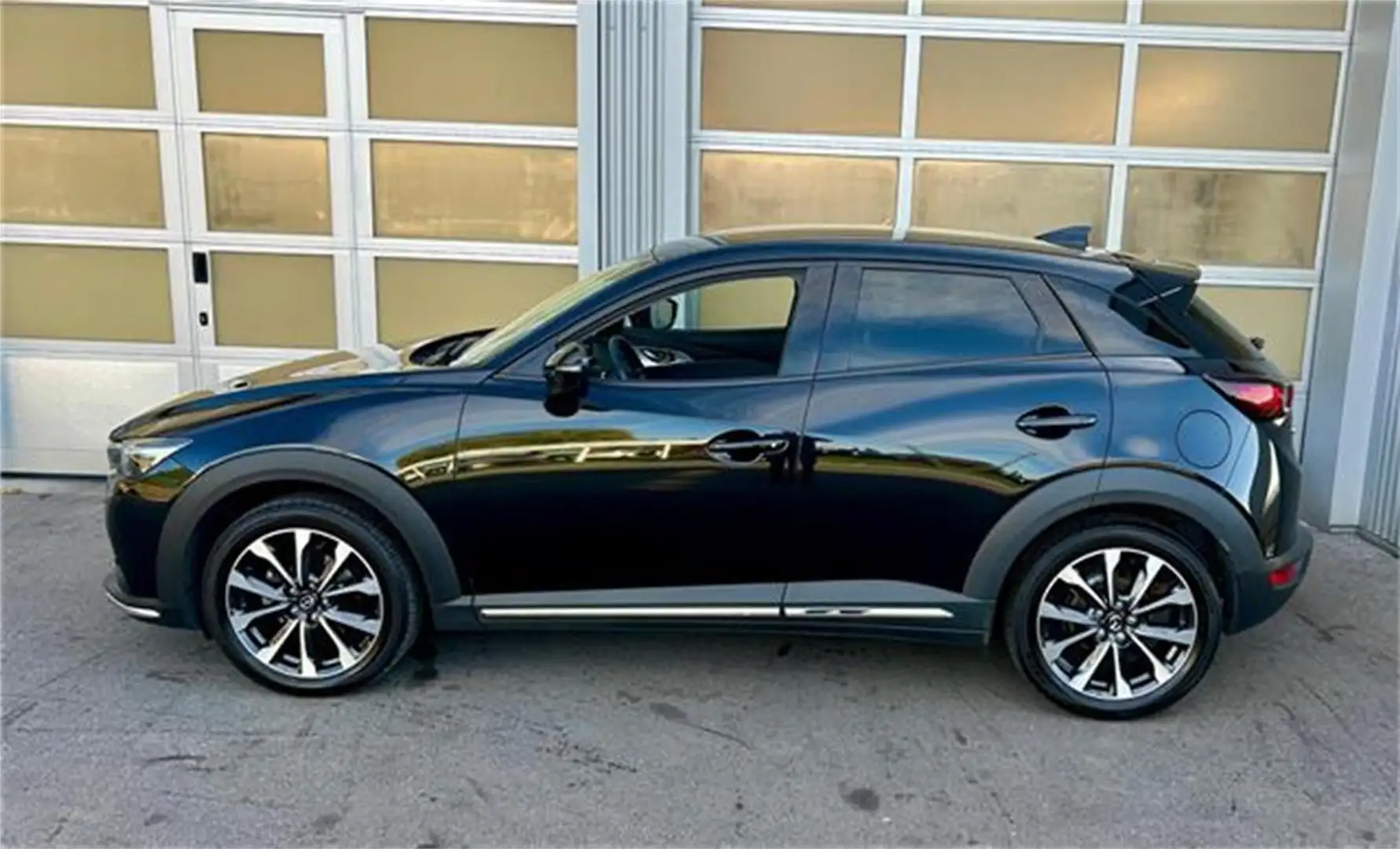 Mazda CX-3 G121 Revolution Top Aut. Automatik mit Online Schwarz - 2