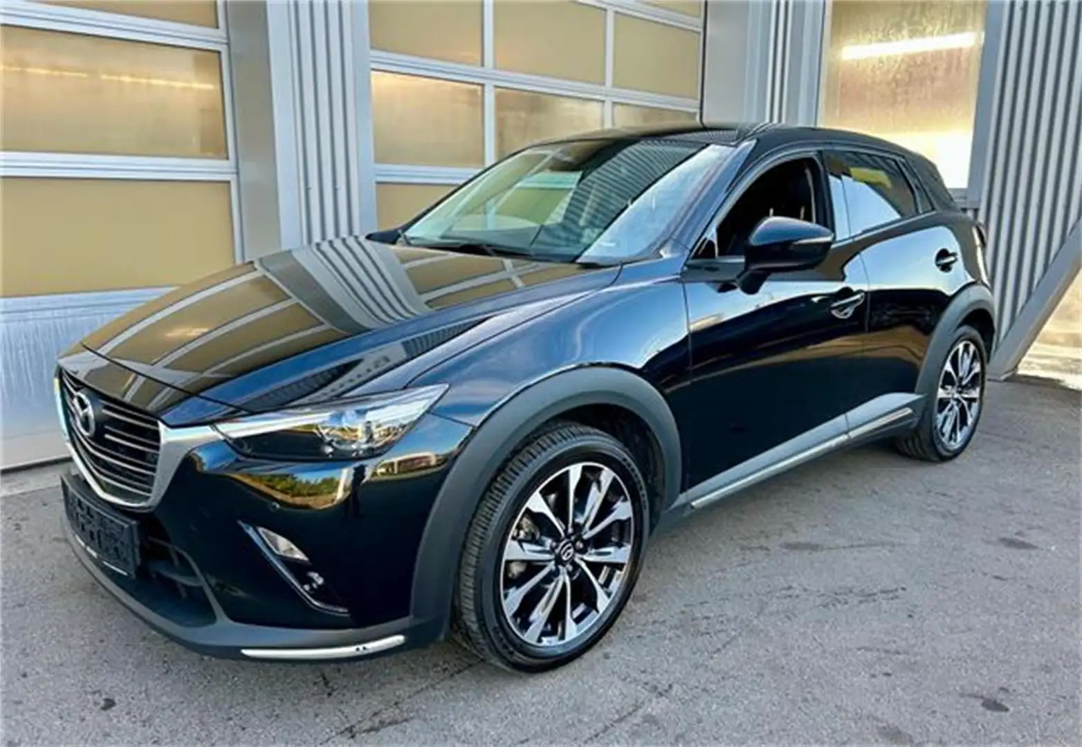 Mazda CX-3 G121 Revolution Top Aut. Automatik mit Online Schwarz - 1