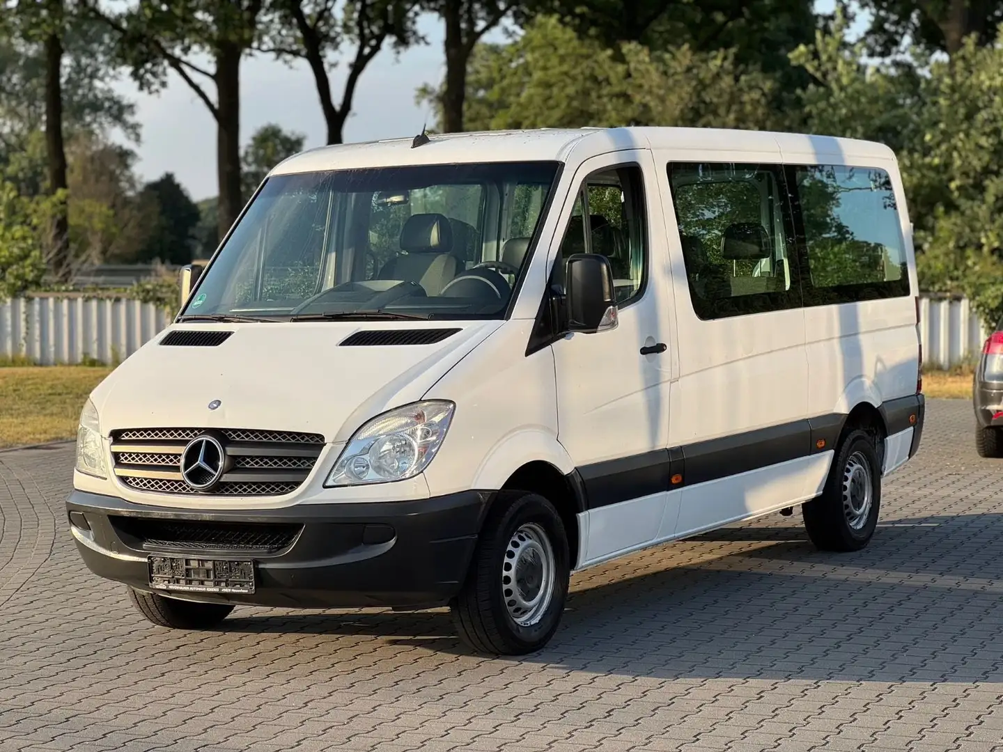 Mercedes-Benz Sprinter II Kombi 311 / 315 CDI KLIMA 9 Sitze White - 1
