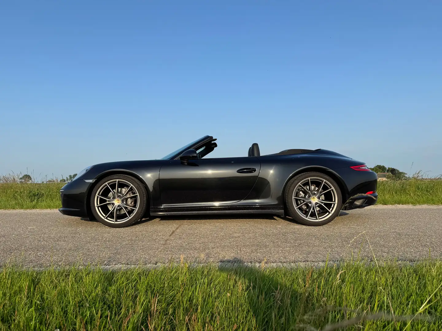 Porsche 911 911 3.0 Carrera 4 Zwart - 1