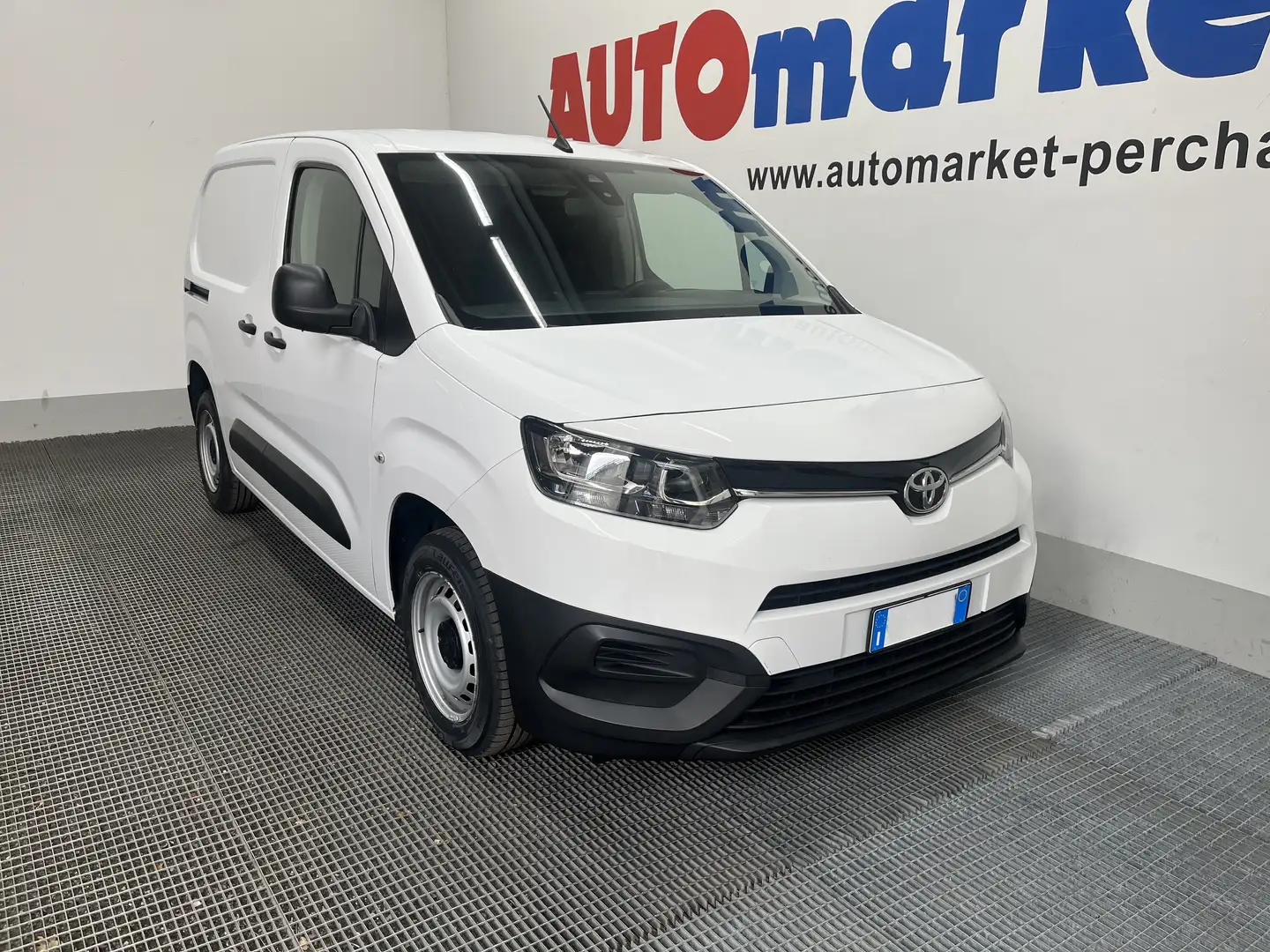 Toyota Proace City 1.2 VAN Bianco - 2