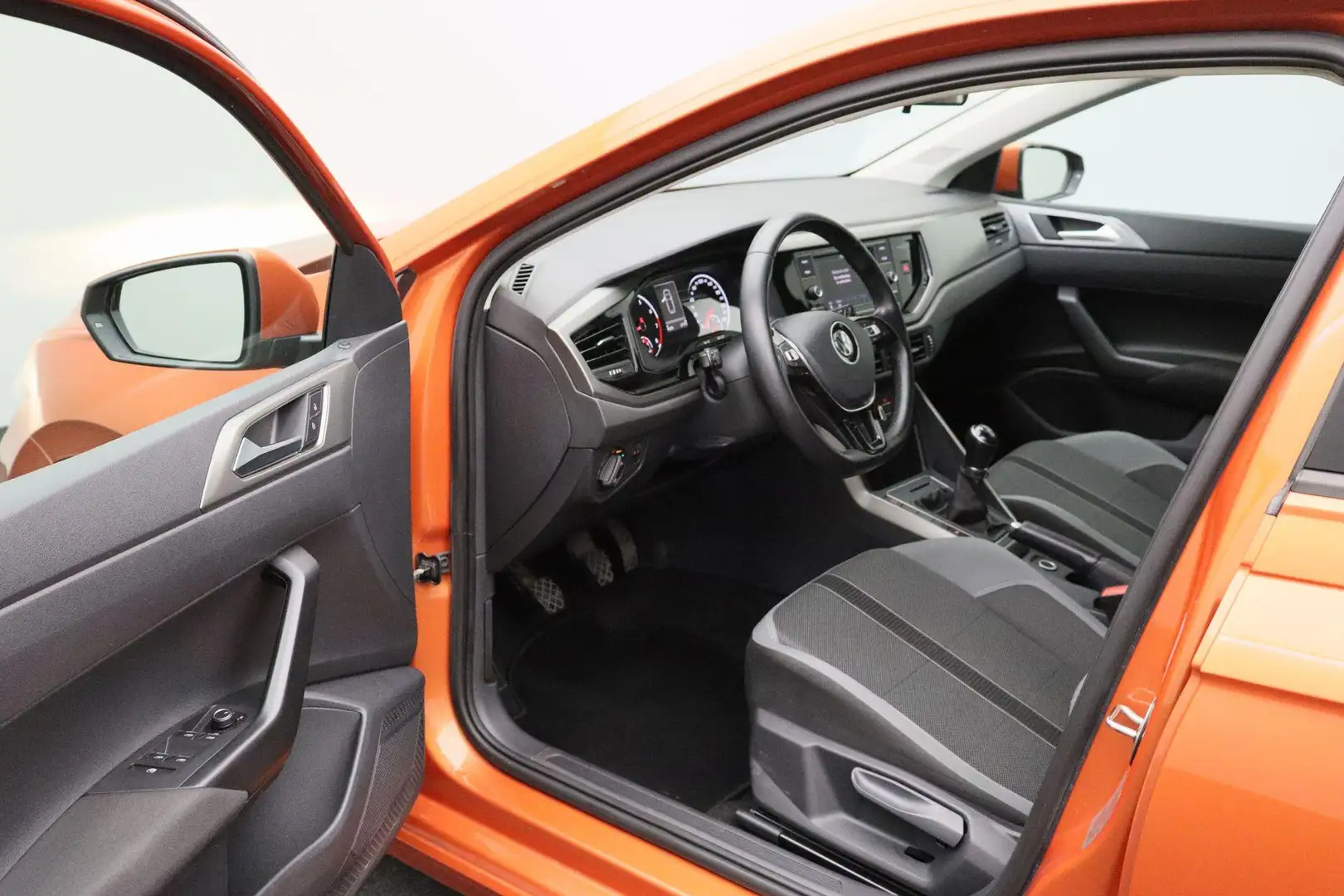 Volkswagen Polo 1.0 TSI Beats 2019 Airco | Stoelverwarming | Bluet Oranje - 2