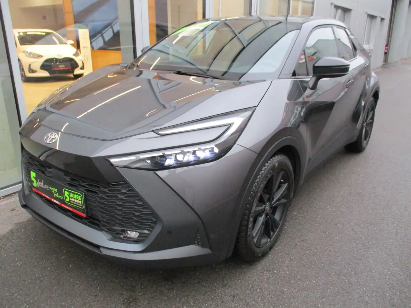 Toyota C-HR 1.8 Hybrid E-CVT Active Drive Grau - 2