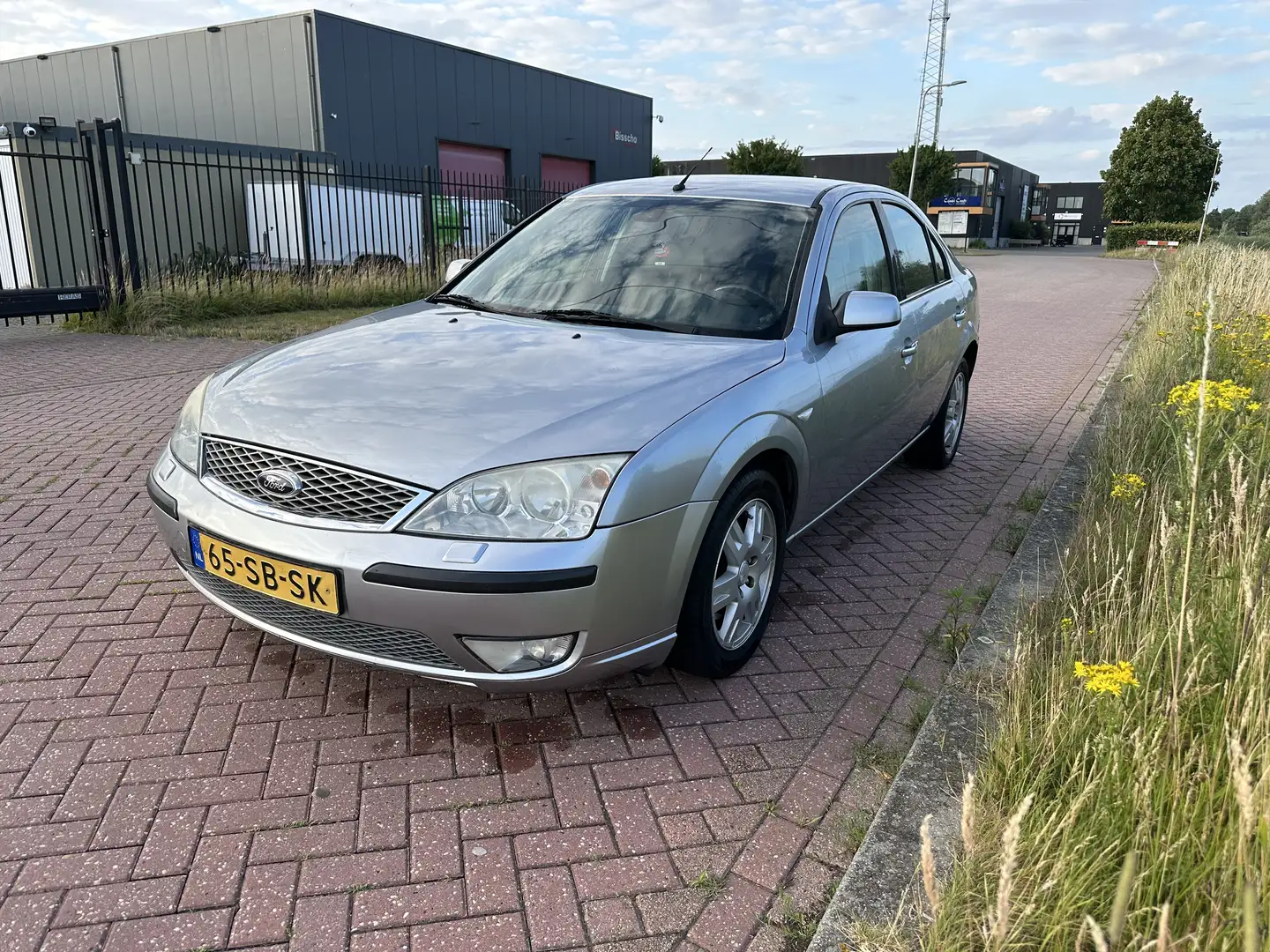Ford Mondeo 1.8 Titanium - 2