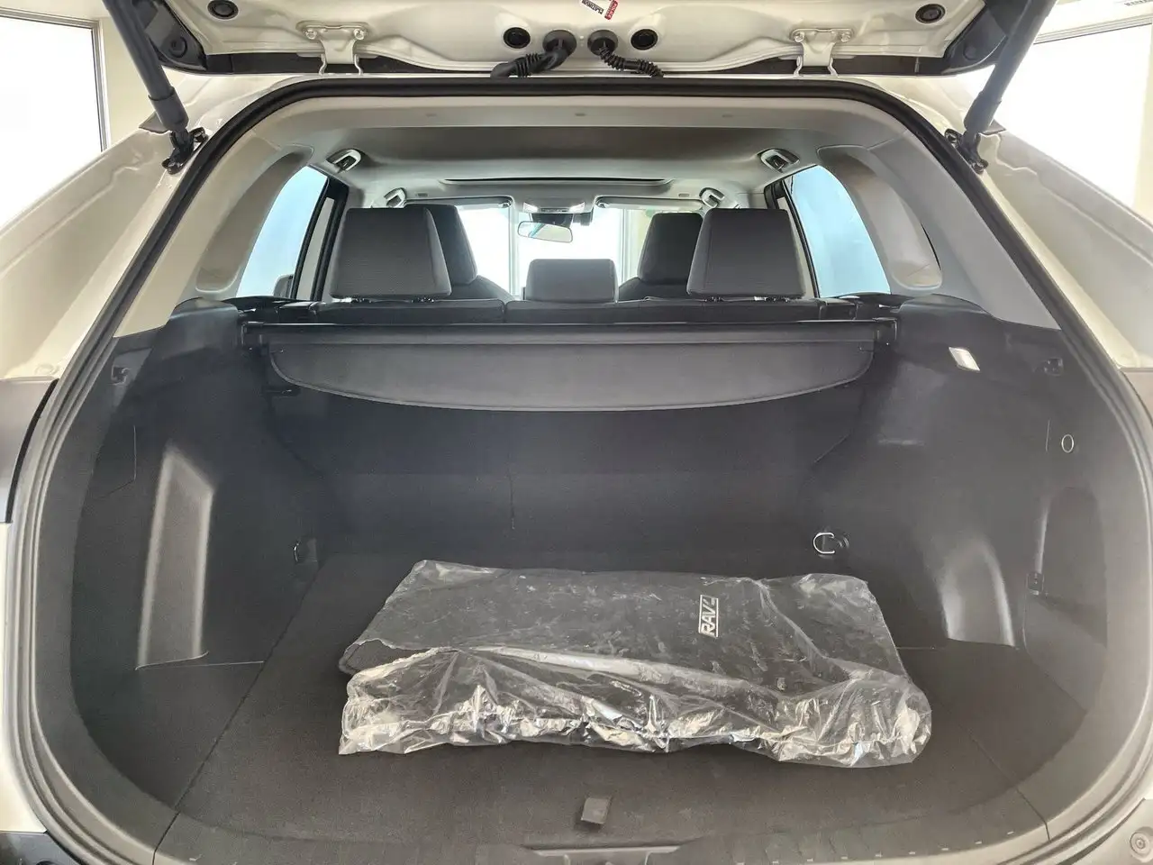 Toyota RAV 4 снимка Toyota RAV 4